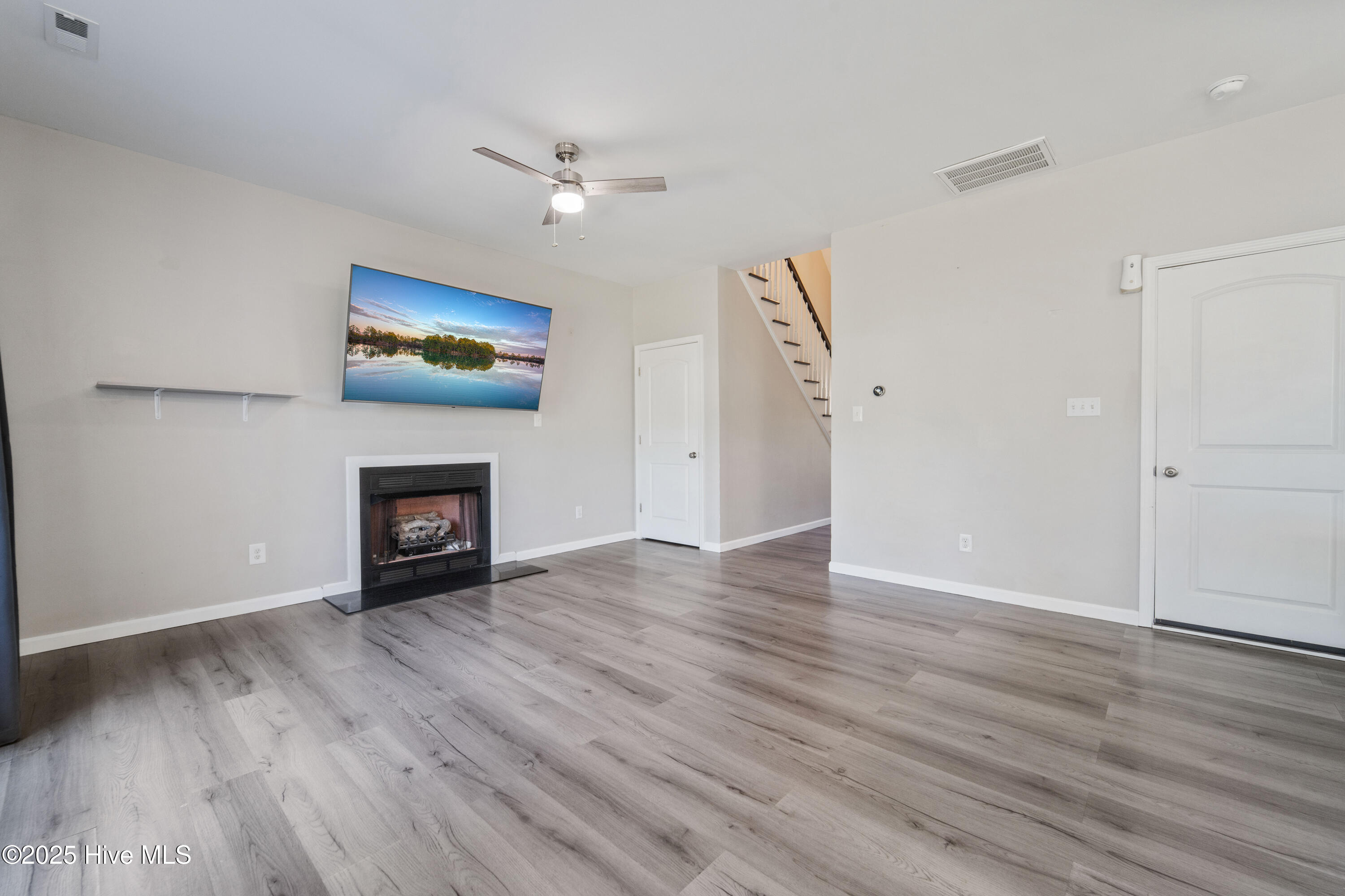 100529060 | Photo 14