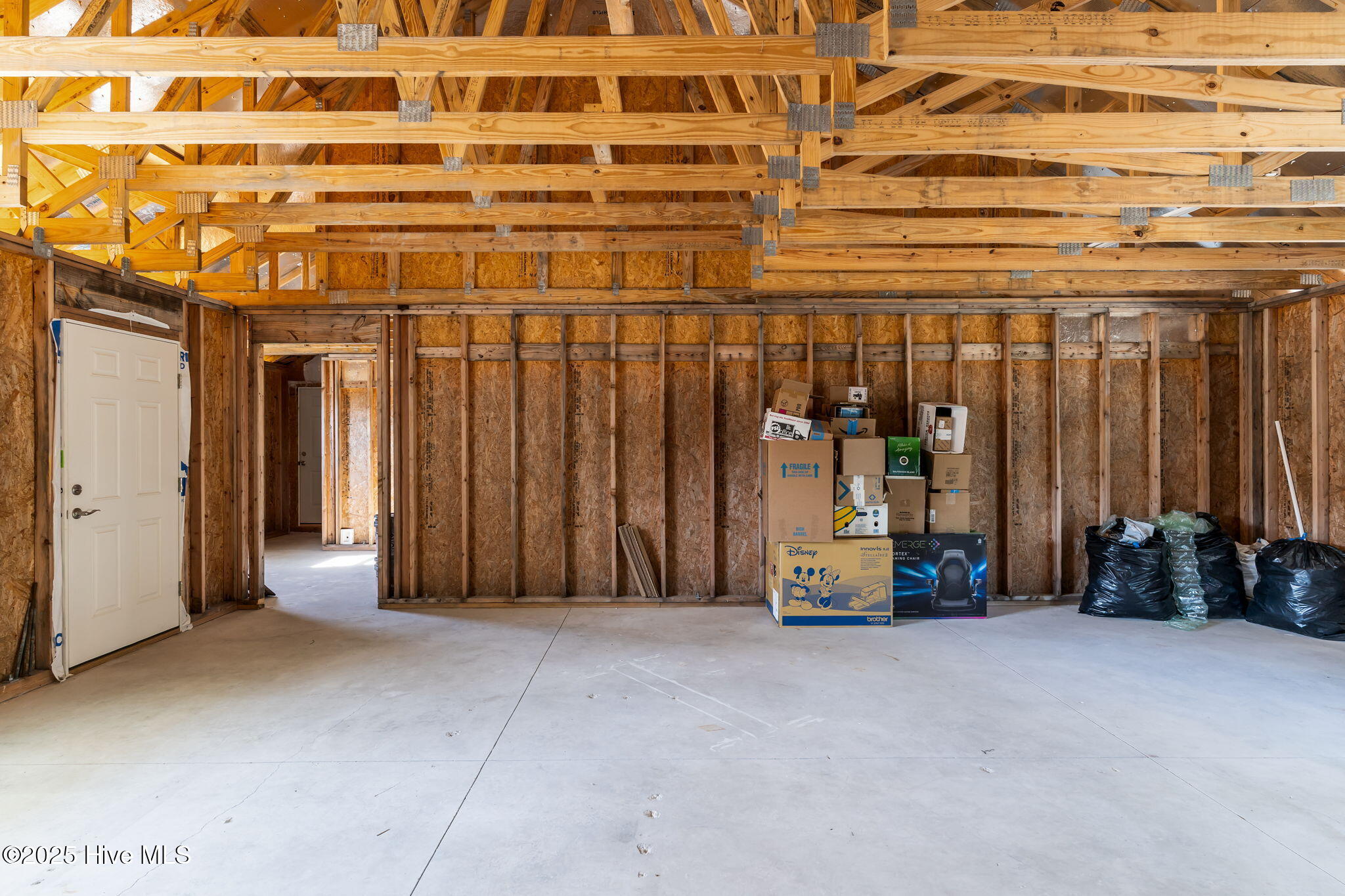 100530347 | Photo 46