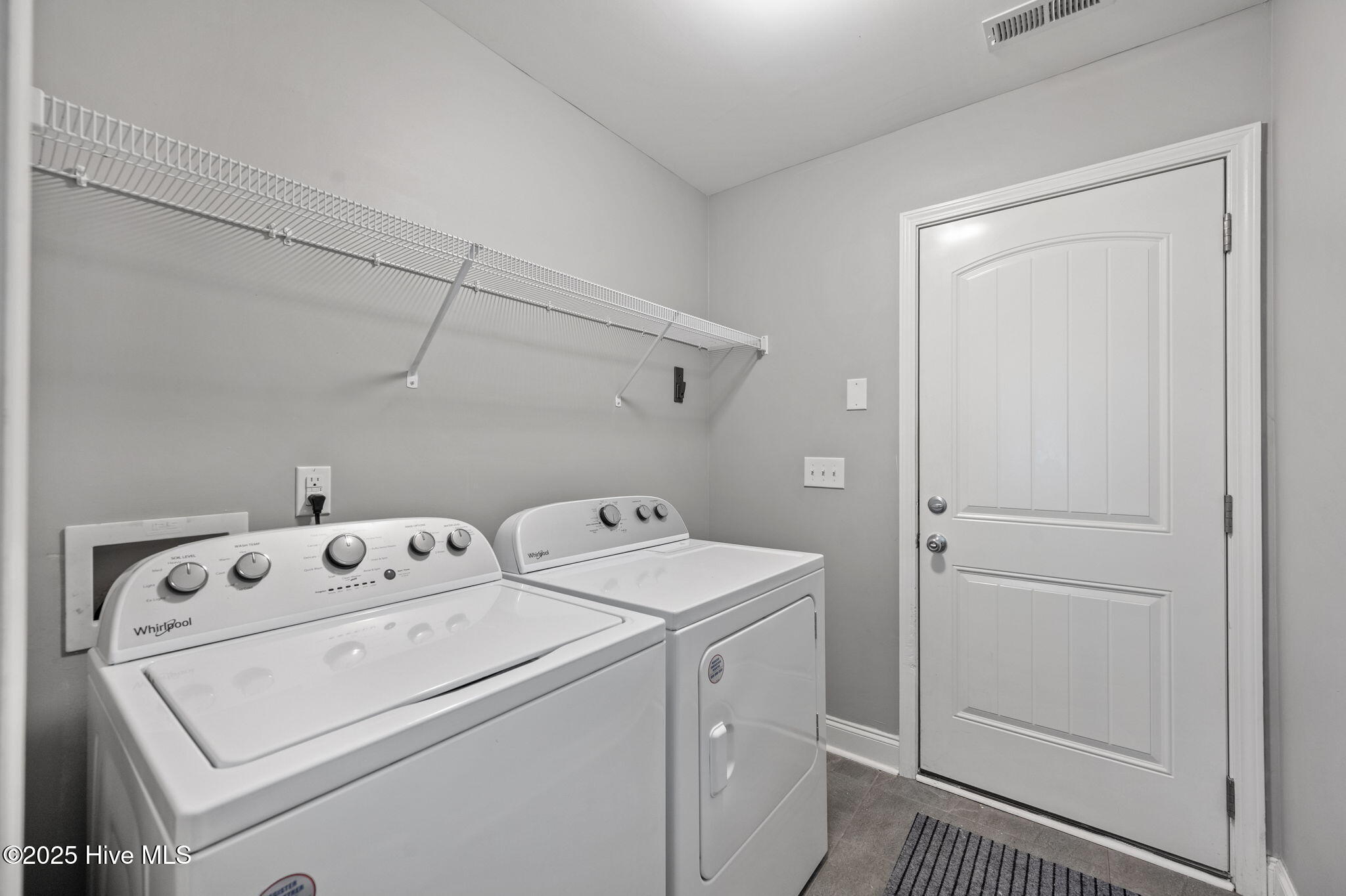 100536269 | Photo 35