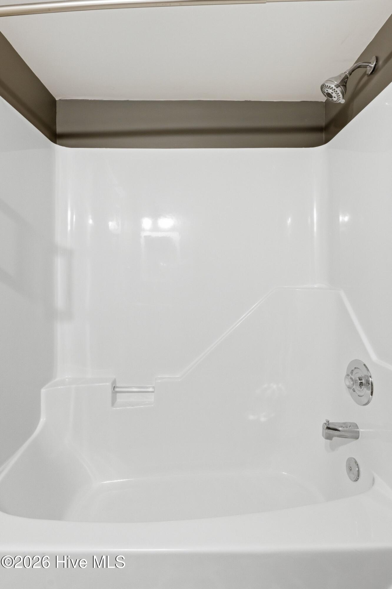 100566257 | Photo 33