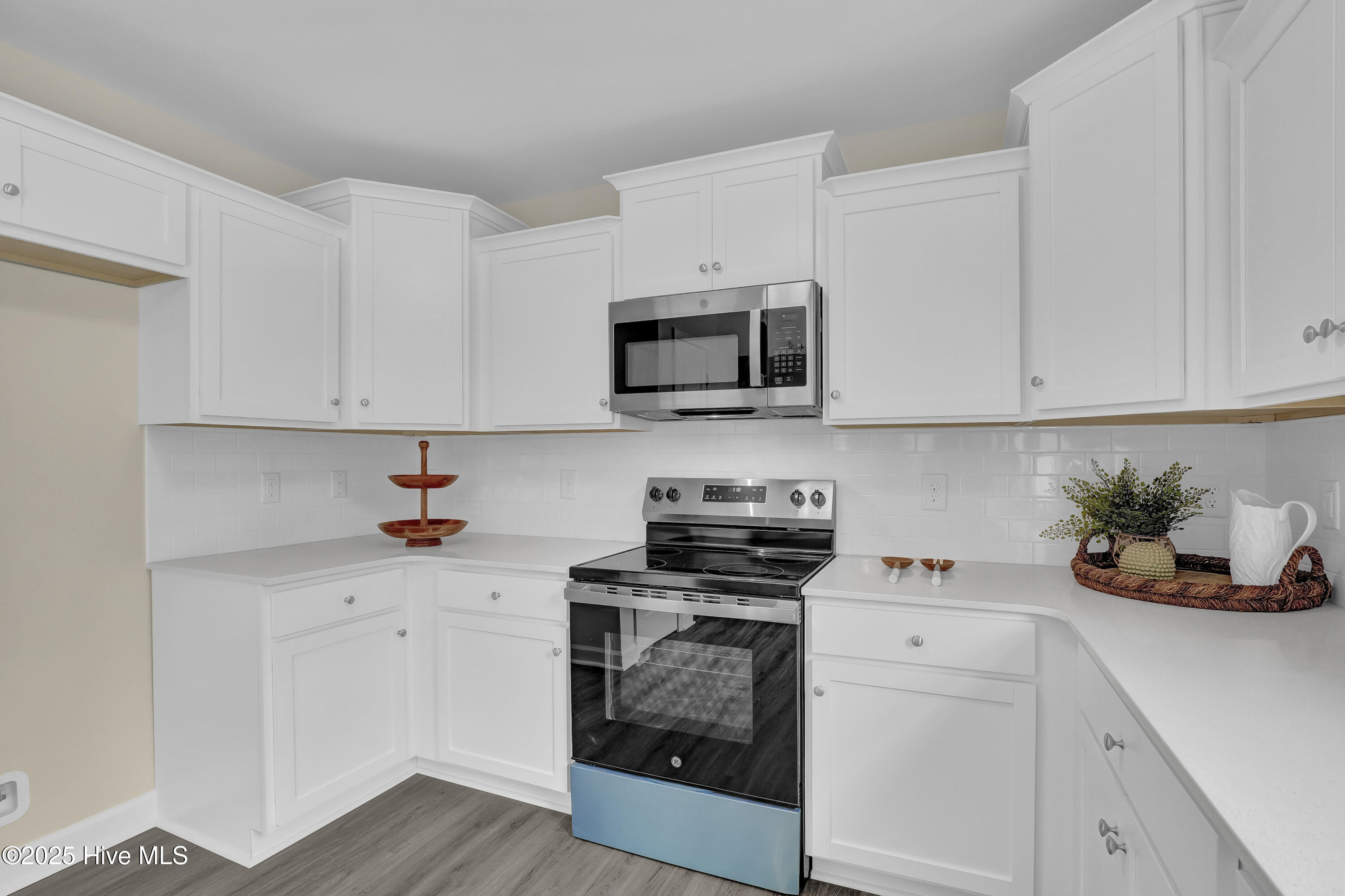 100446985 | Photo 14