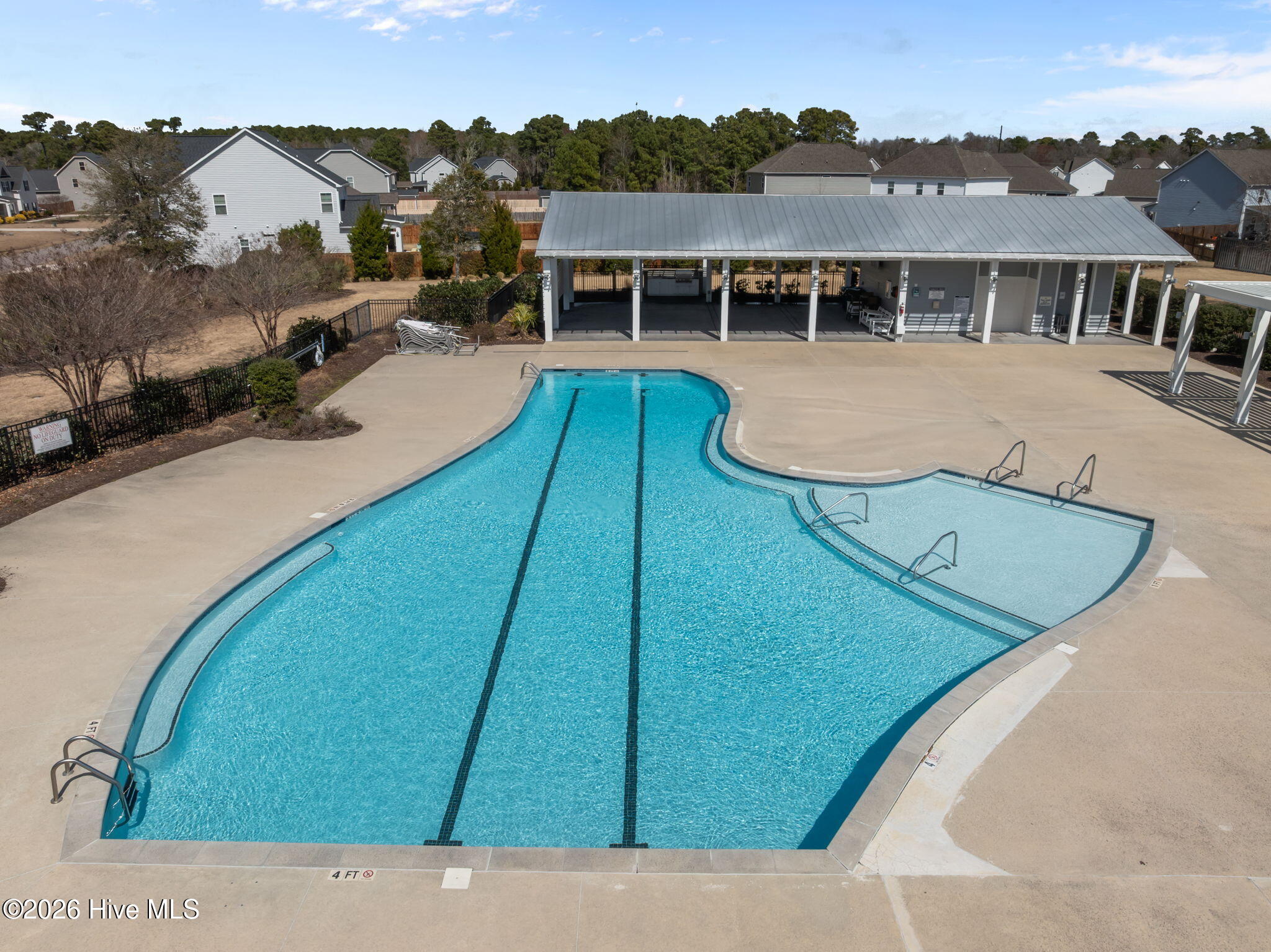 100559787 | Photo 35