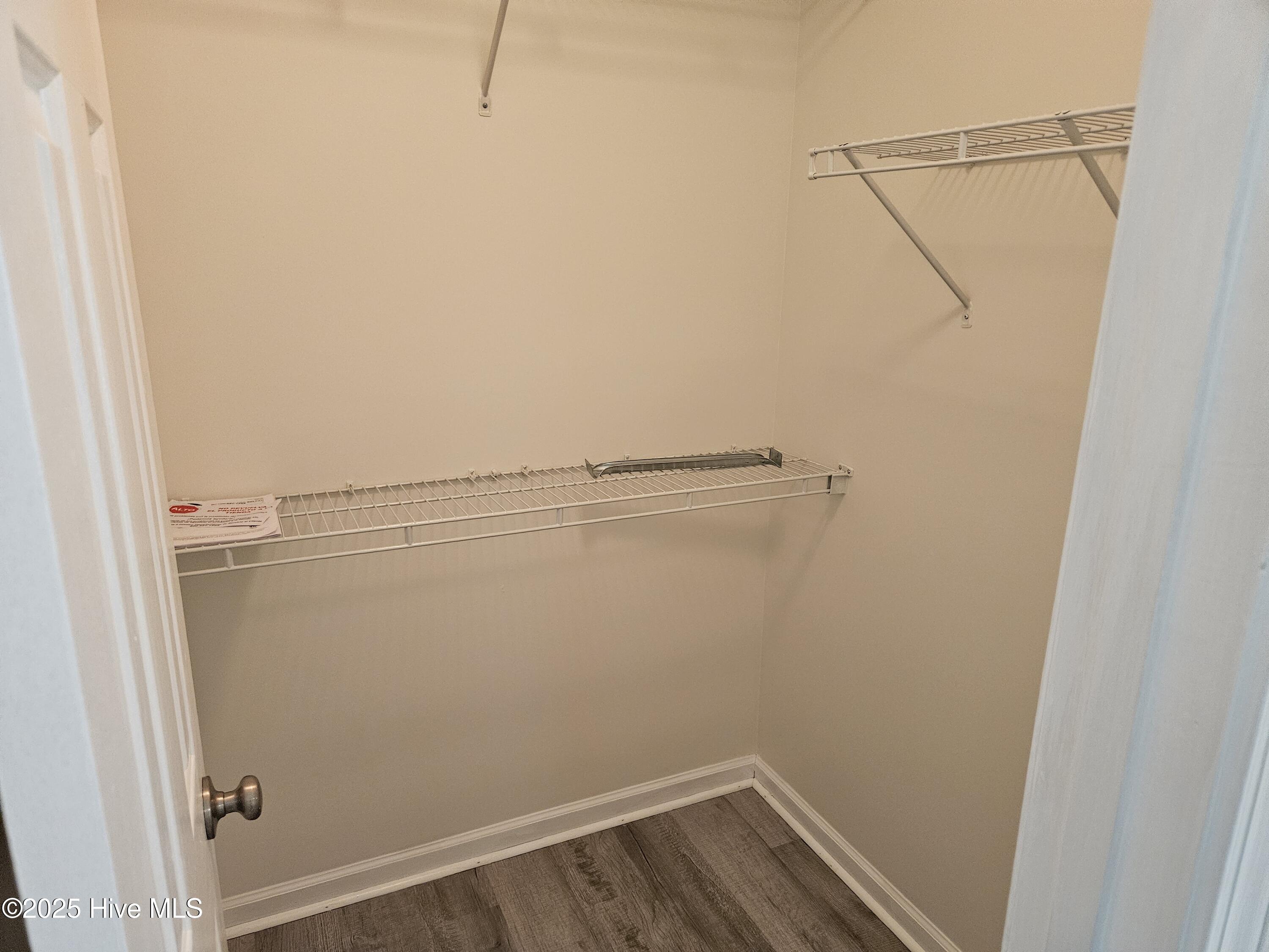 100530882 | Photo 13