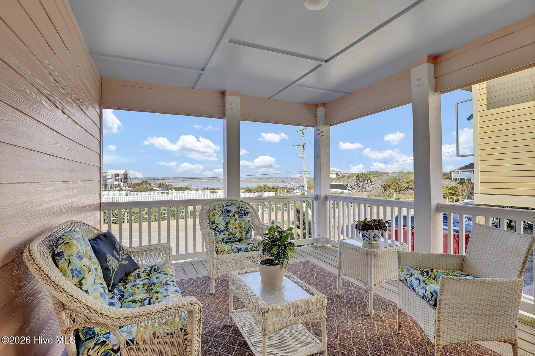 100548682 | Photo 18