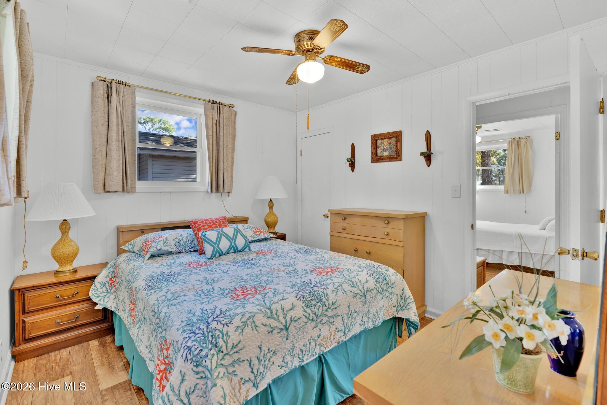 100562337 | Photo 15