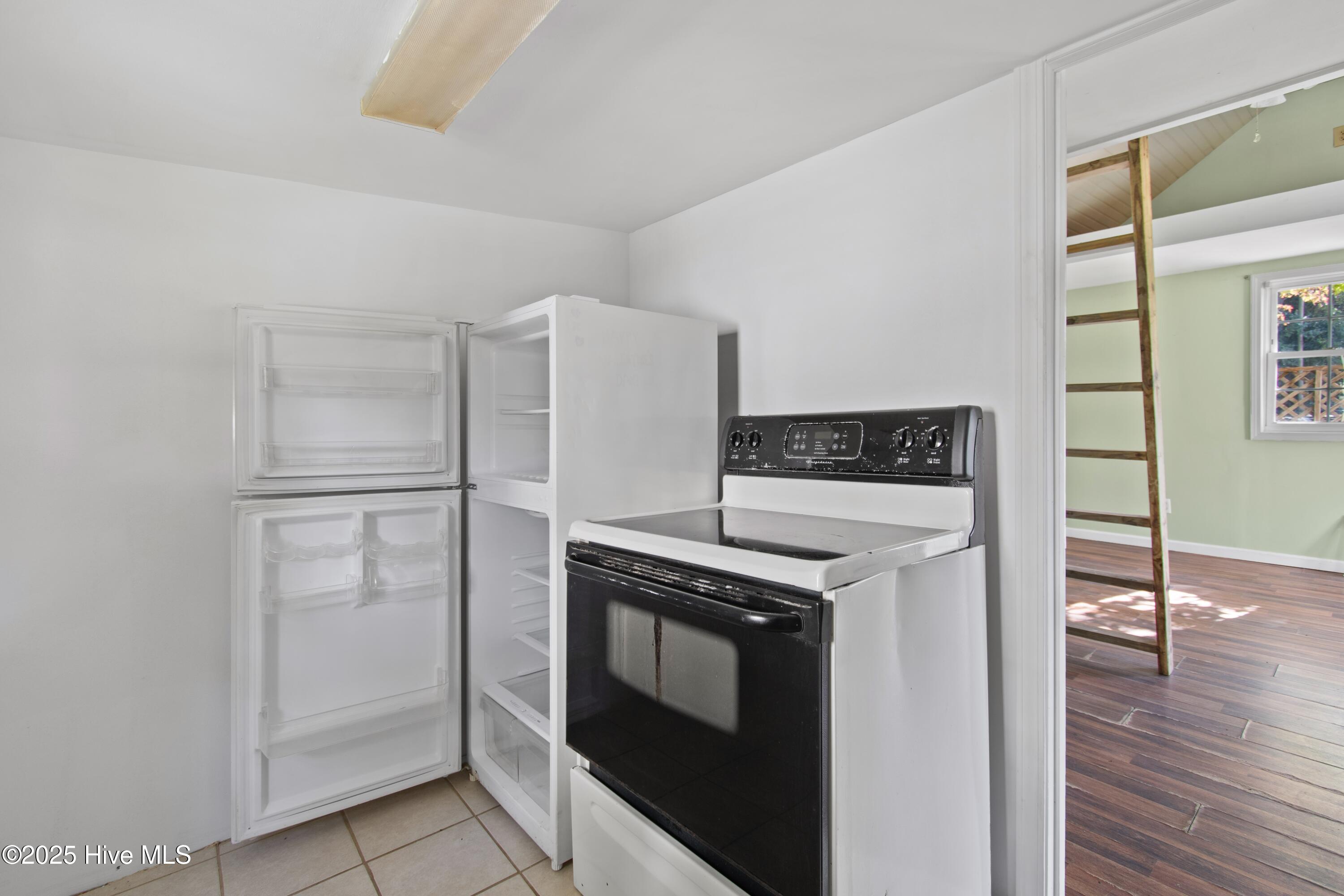 100518608 | Photo 17