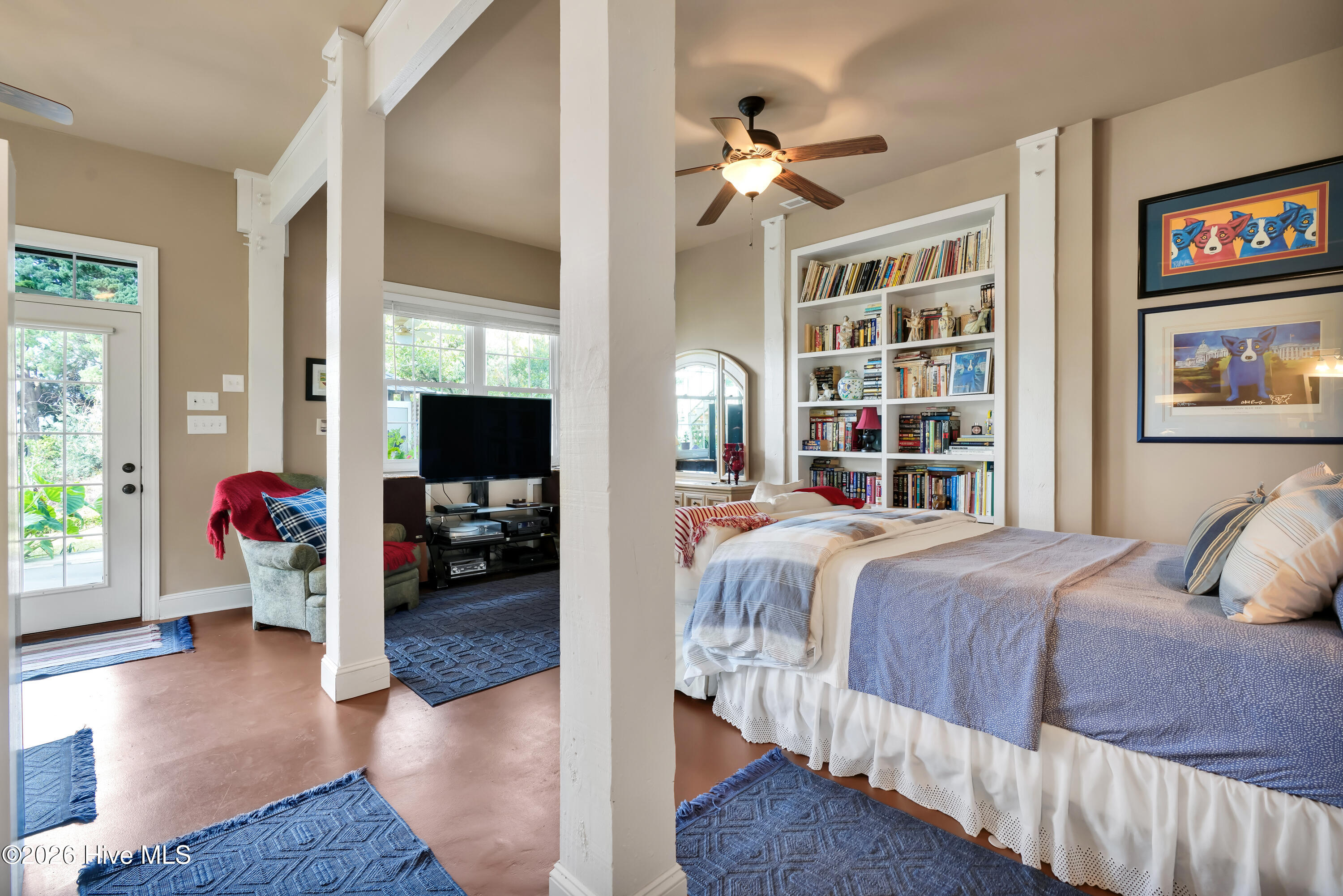 100564861 | Photo 47