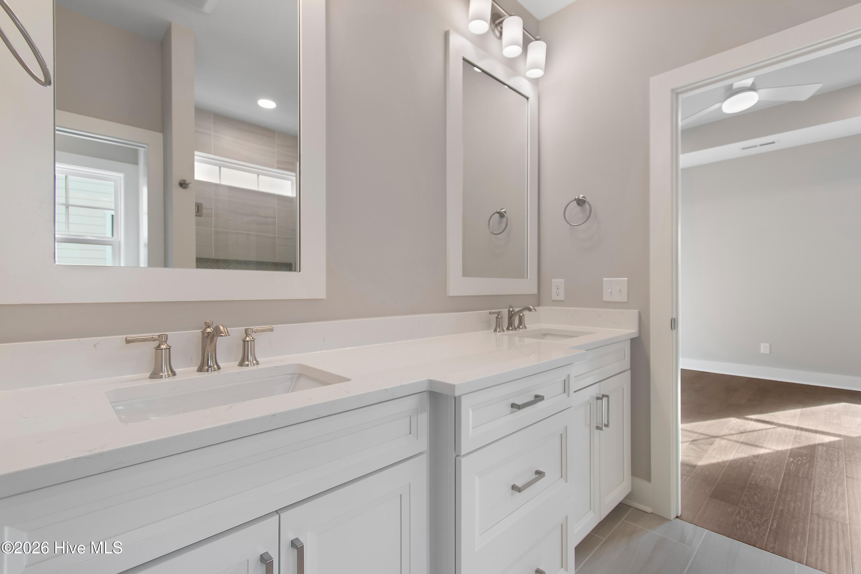 100533287 | Photo 30