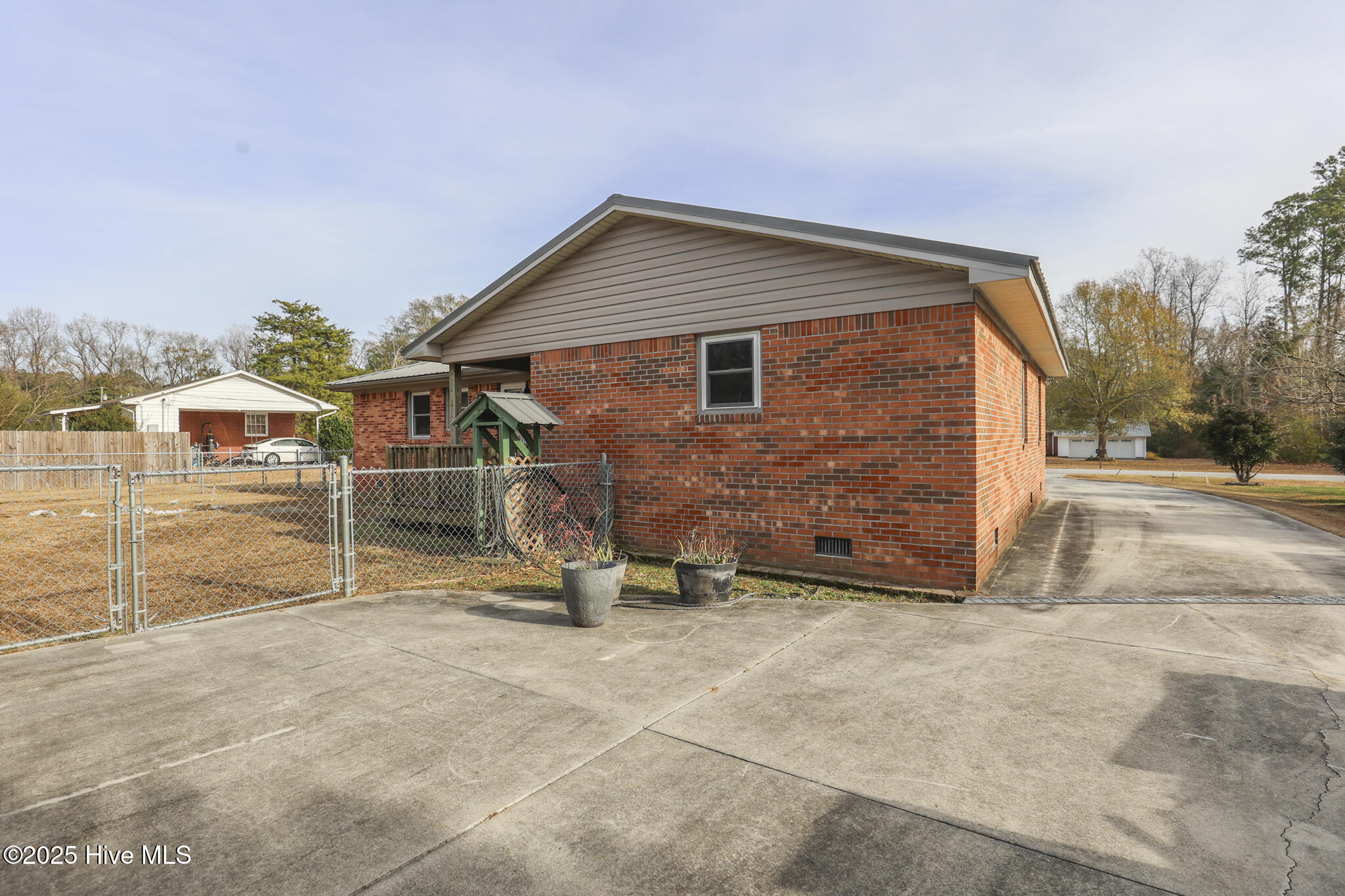 100553205 | Photo 40