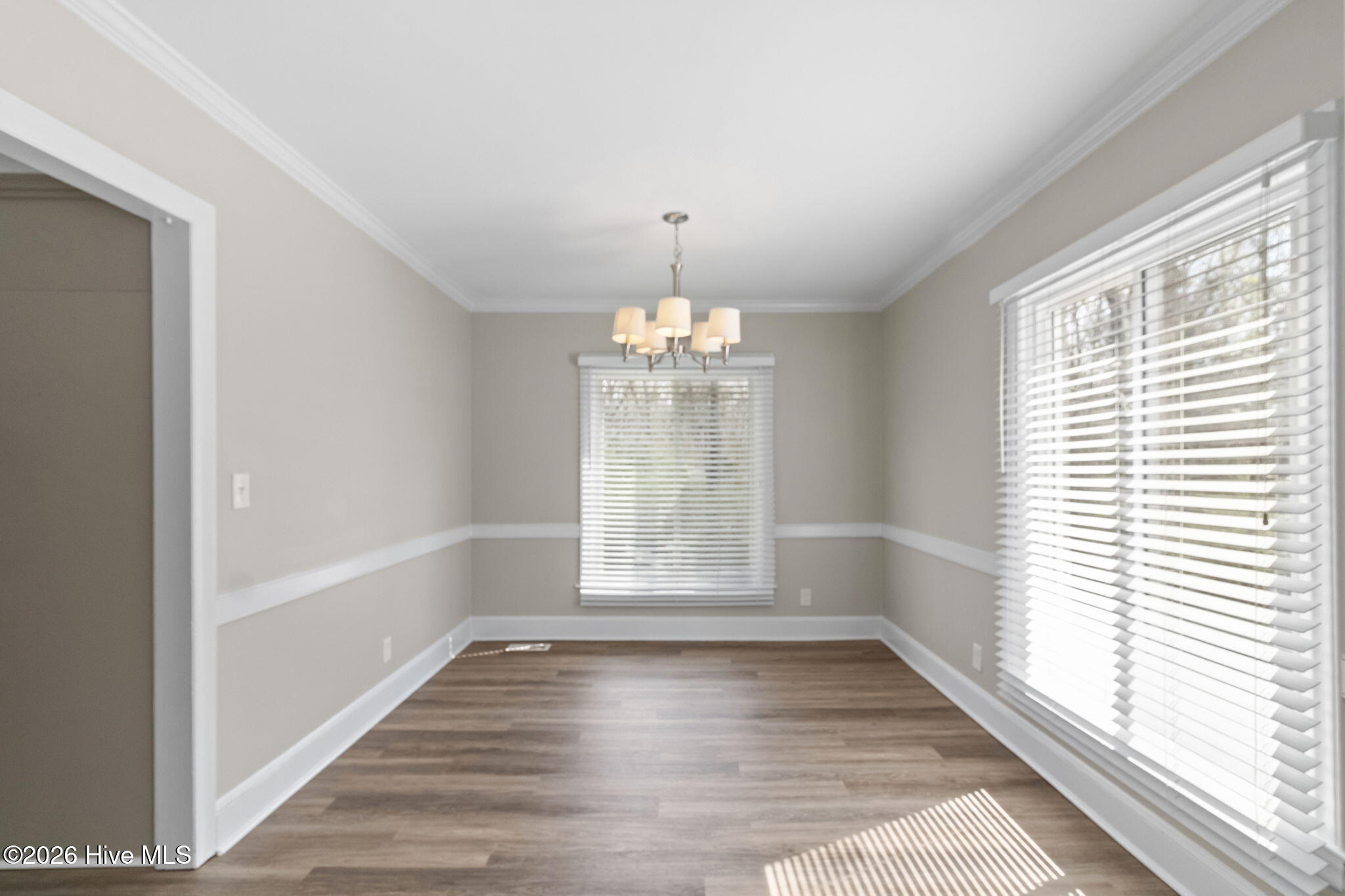 100560043 | Photo 21