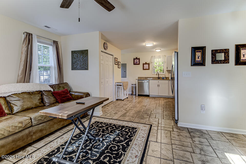 100550218 | Photo 29