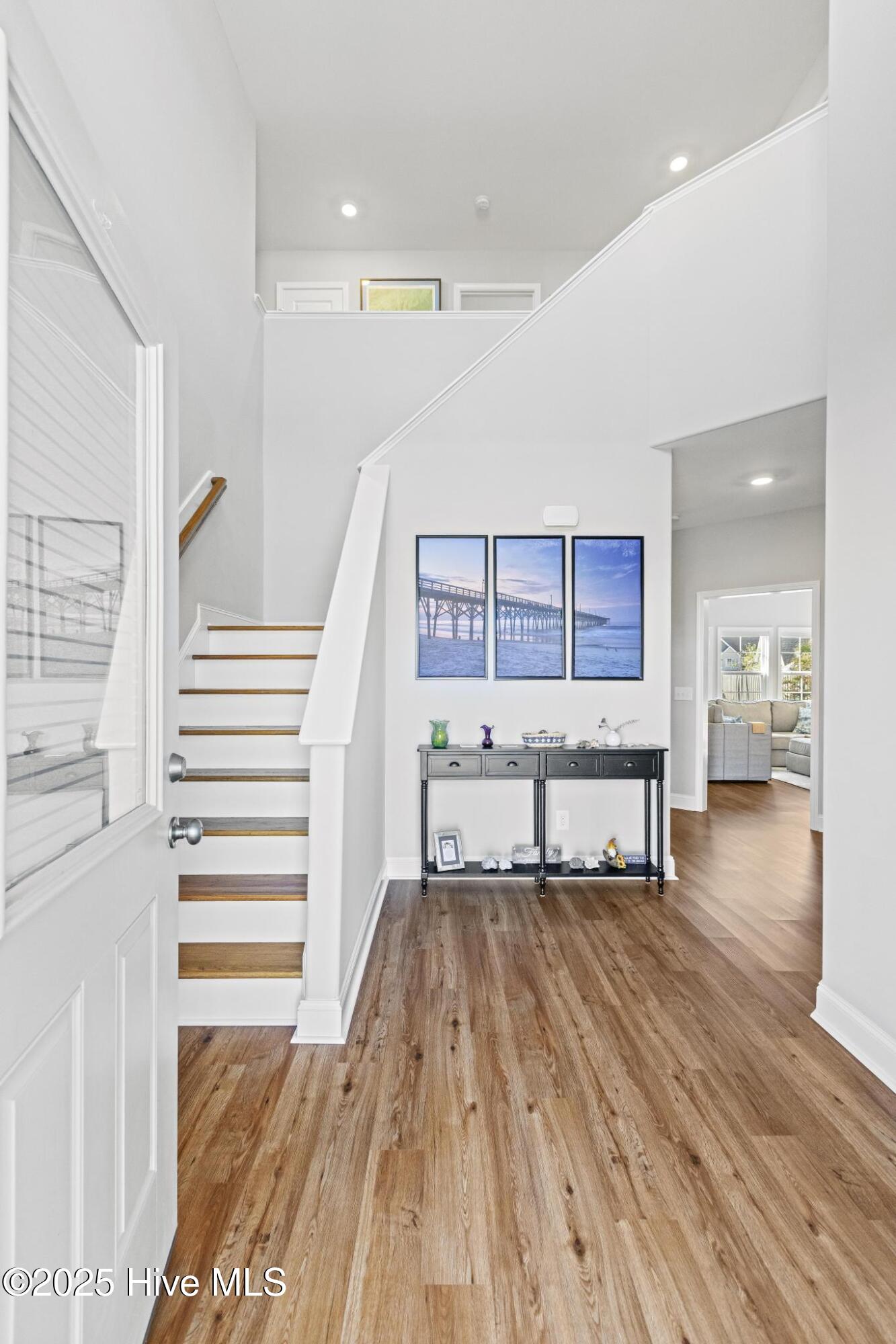 100528220 | Photo 37