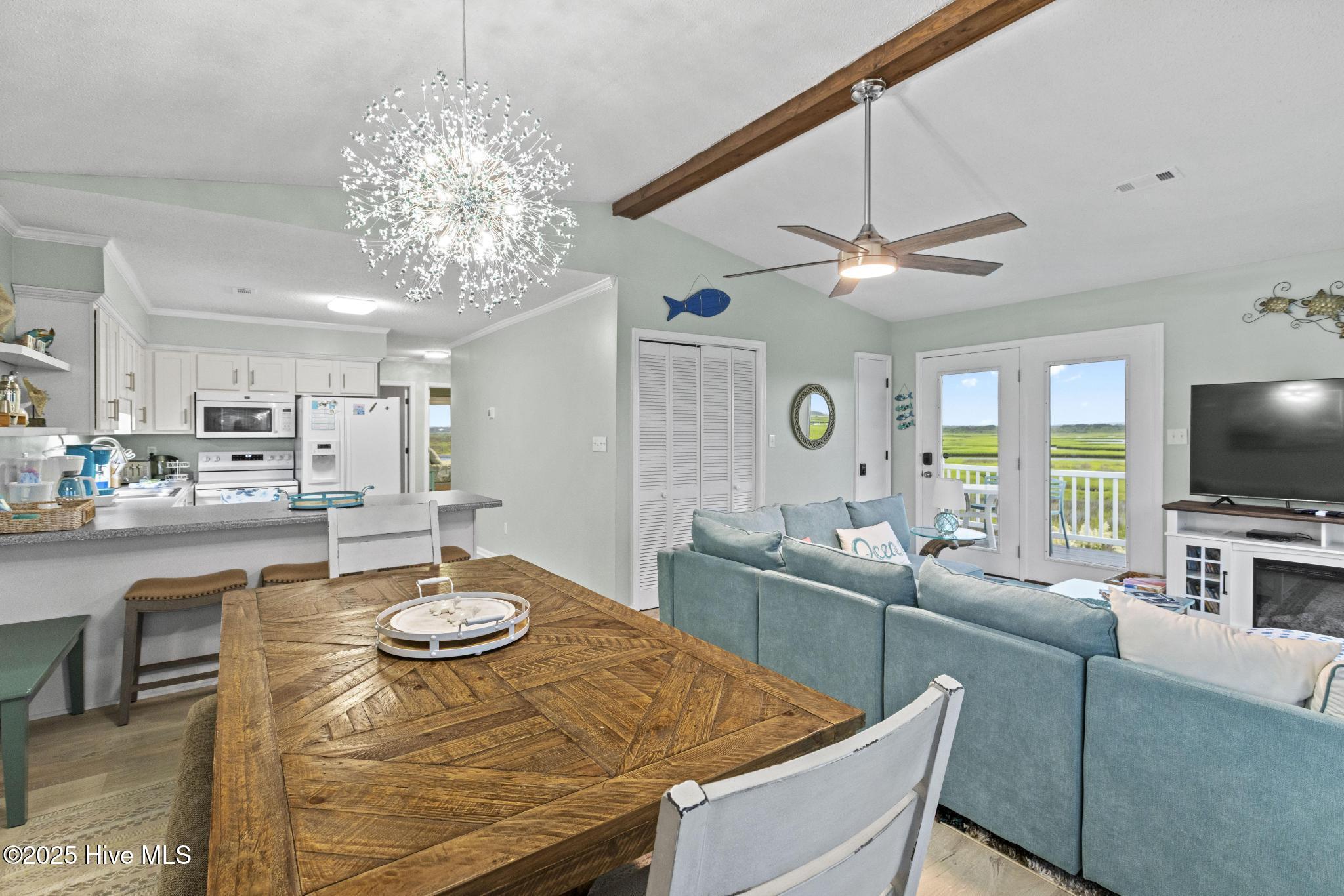 100525730 | Photo 10