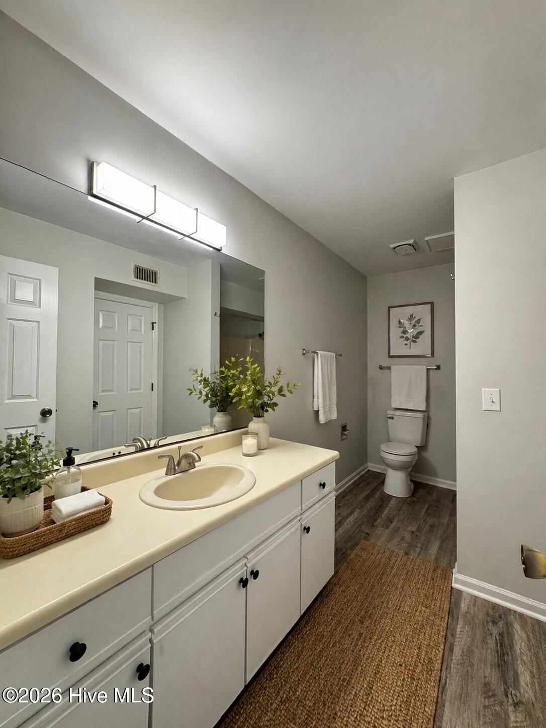 100534967 | Photo 18