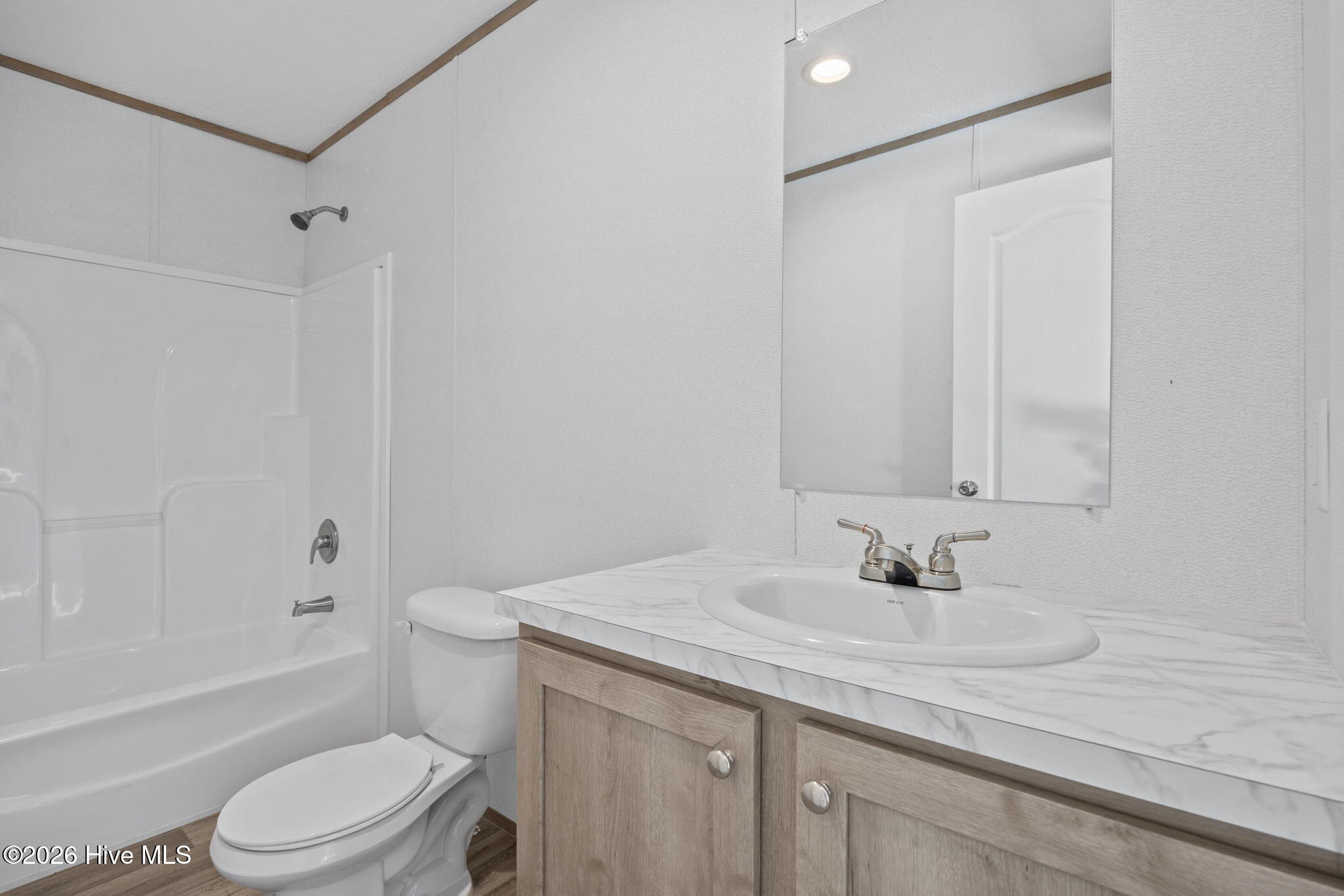 100561520 | Photo 30