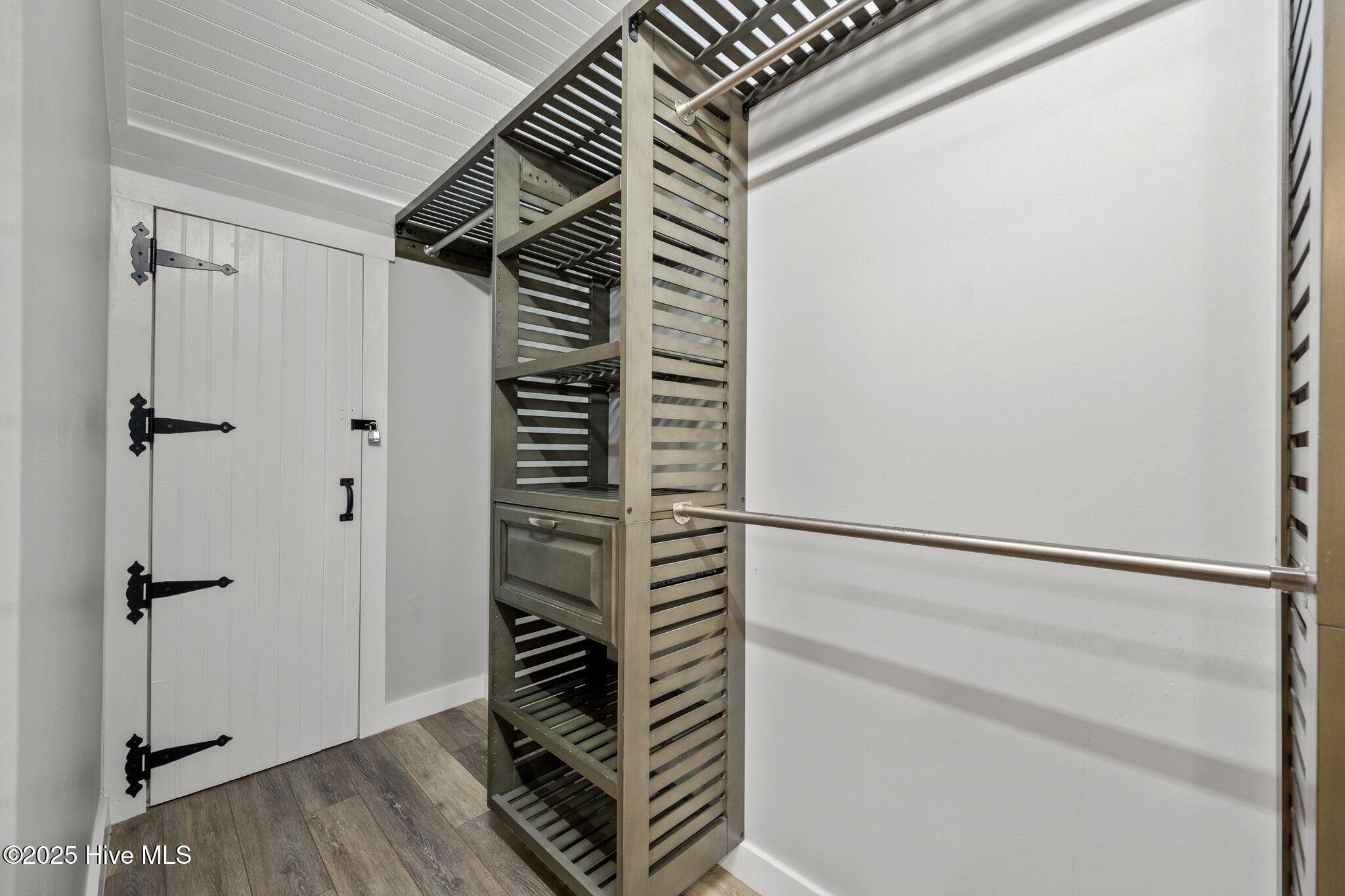 100547539 | Photo 32