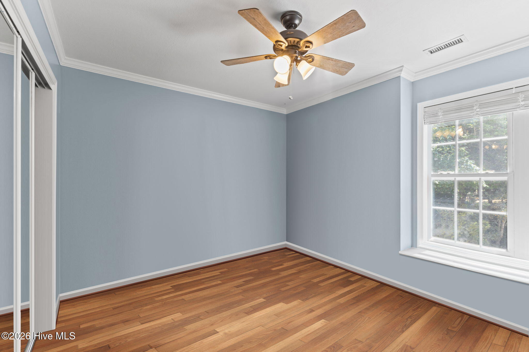 100569957 | Photo 24