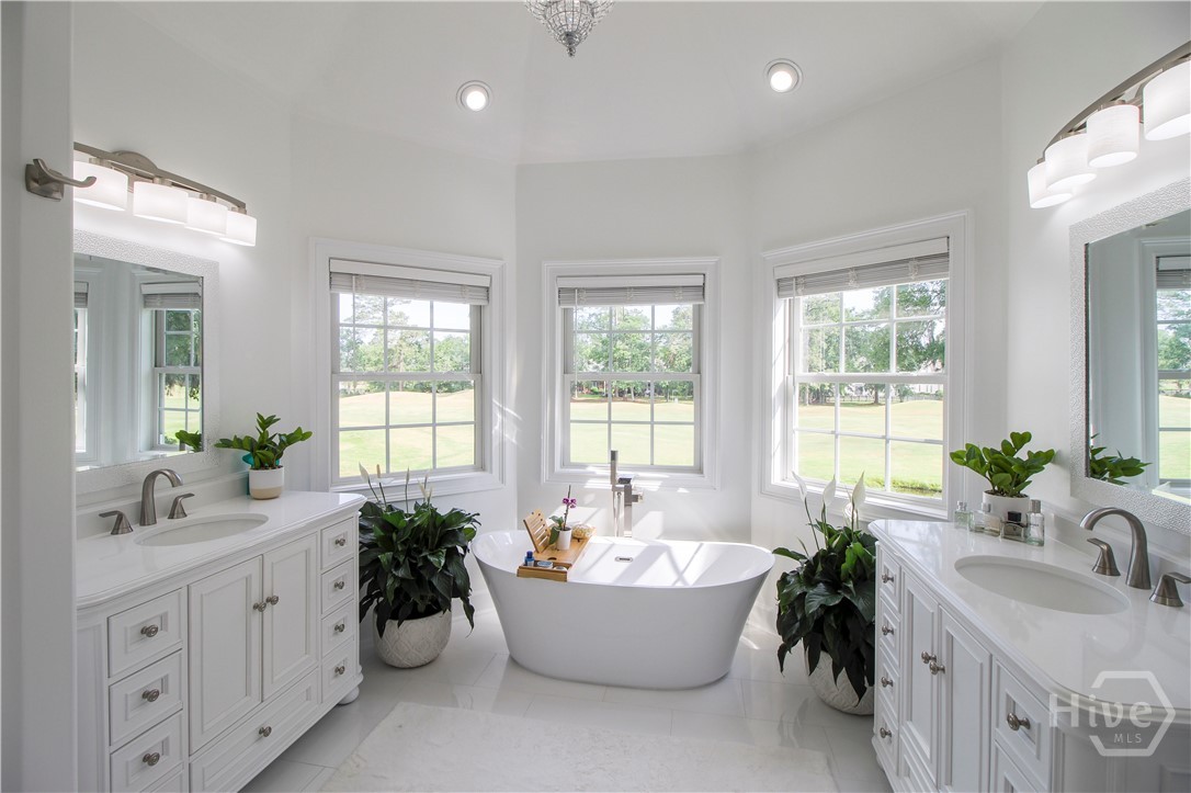 Property at 11 White Oak Bluff