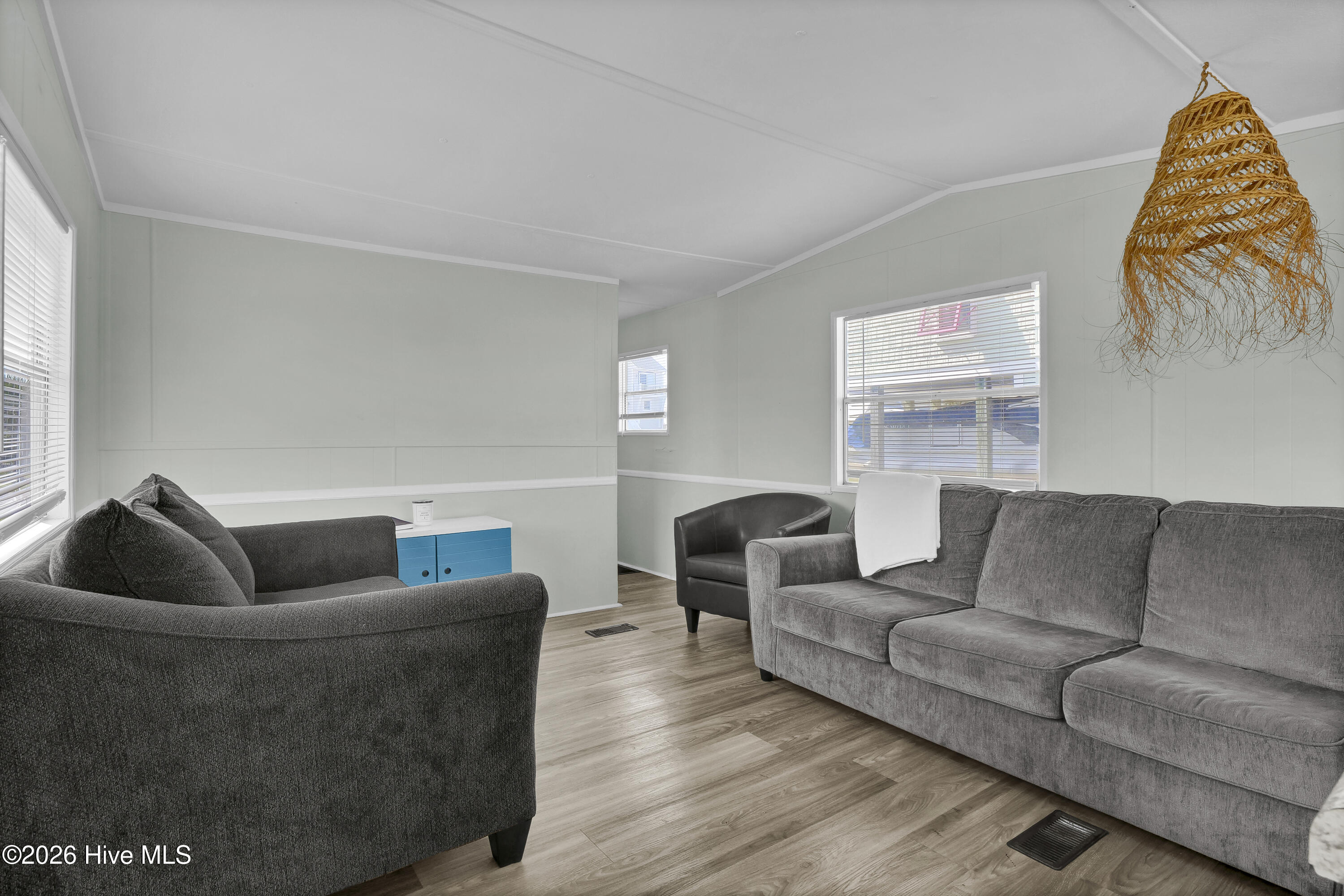 100560553 | Photo 13