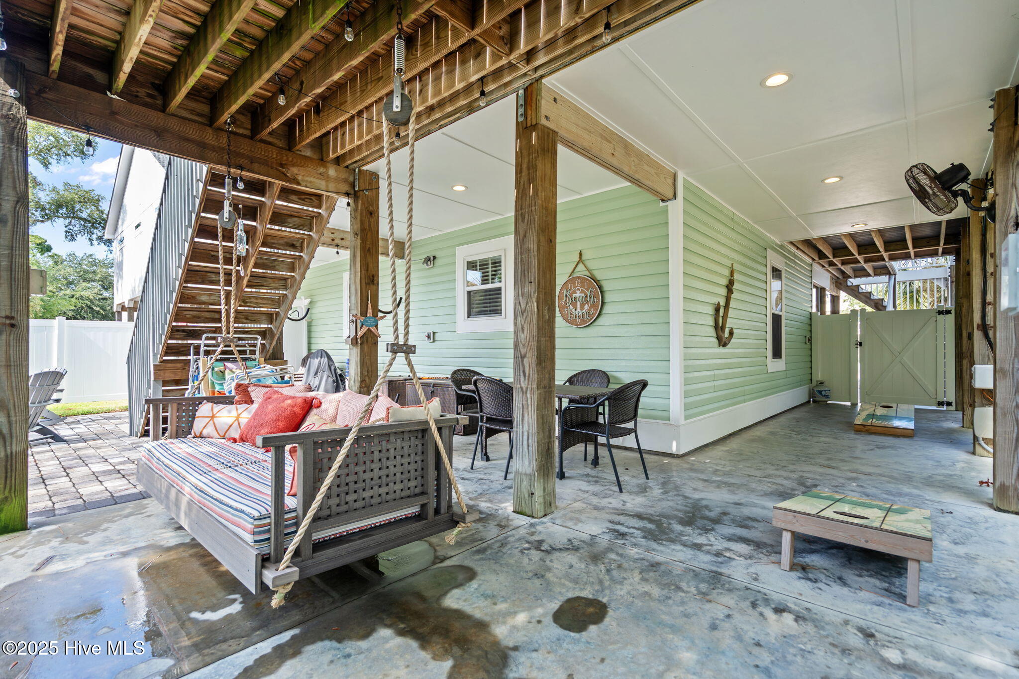 100521315 | Photo 42