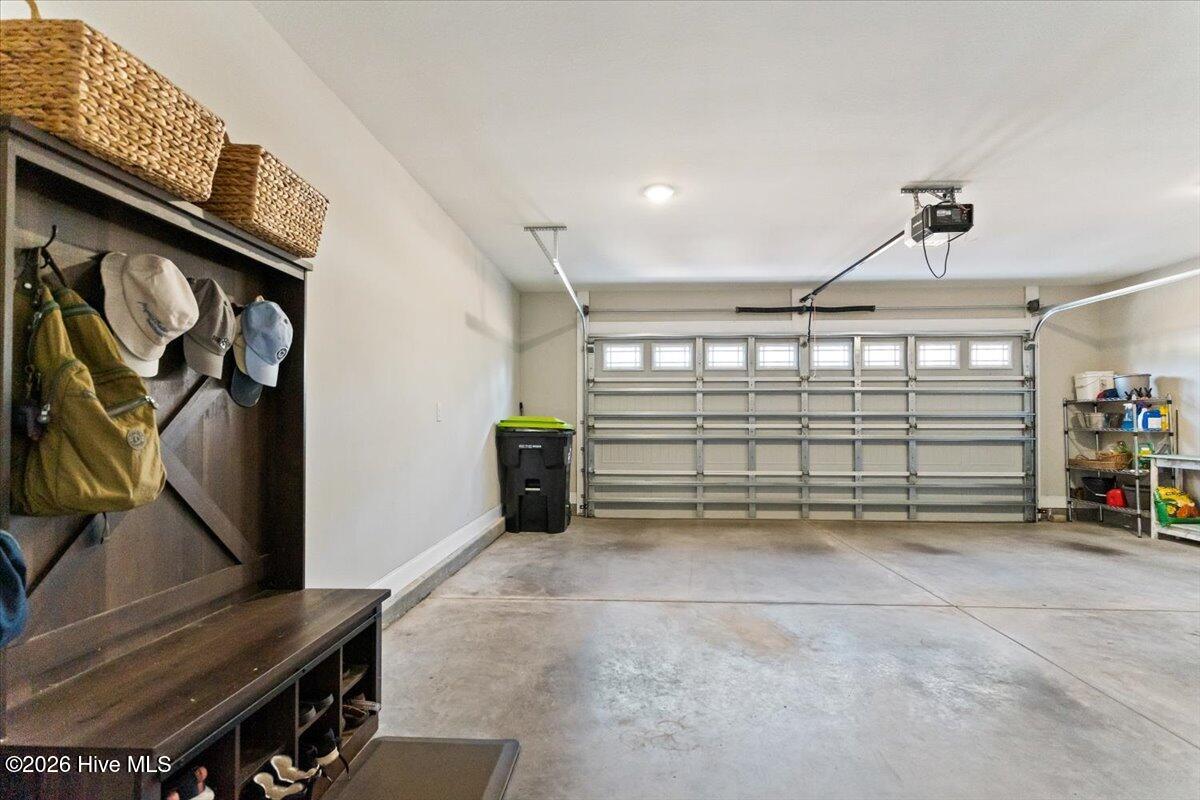 100548136 | Photo 78