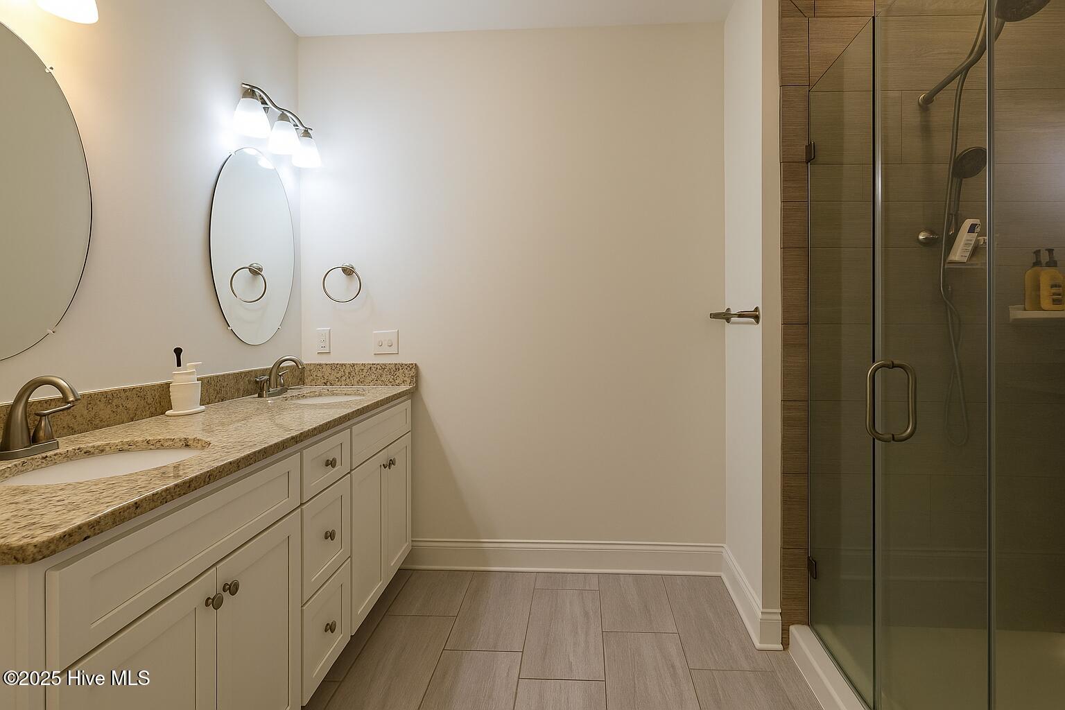 100539701 | Photo 23