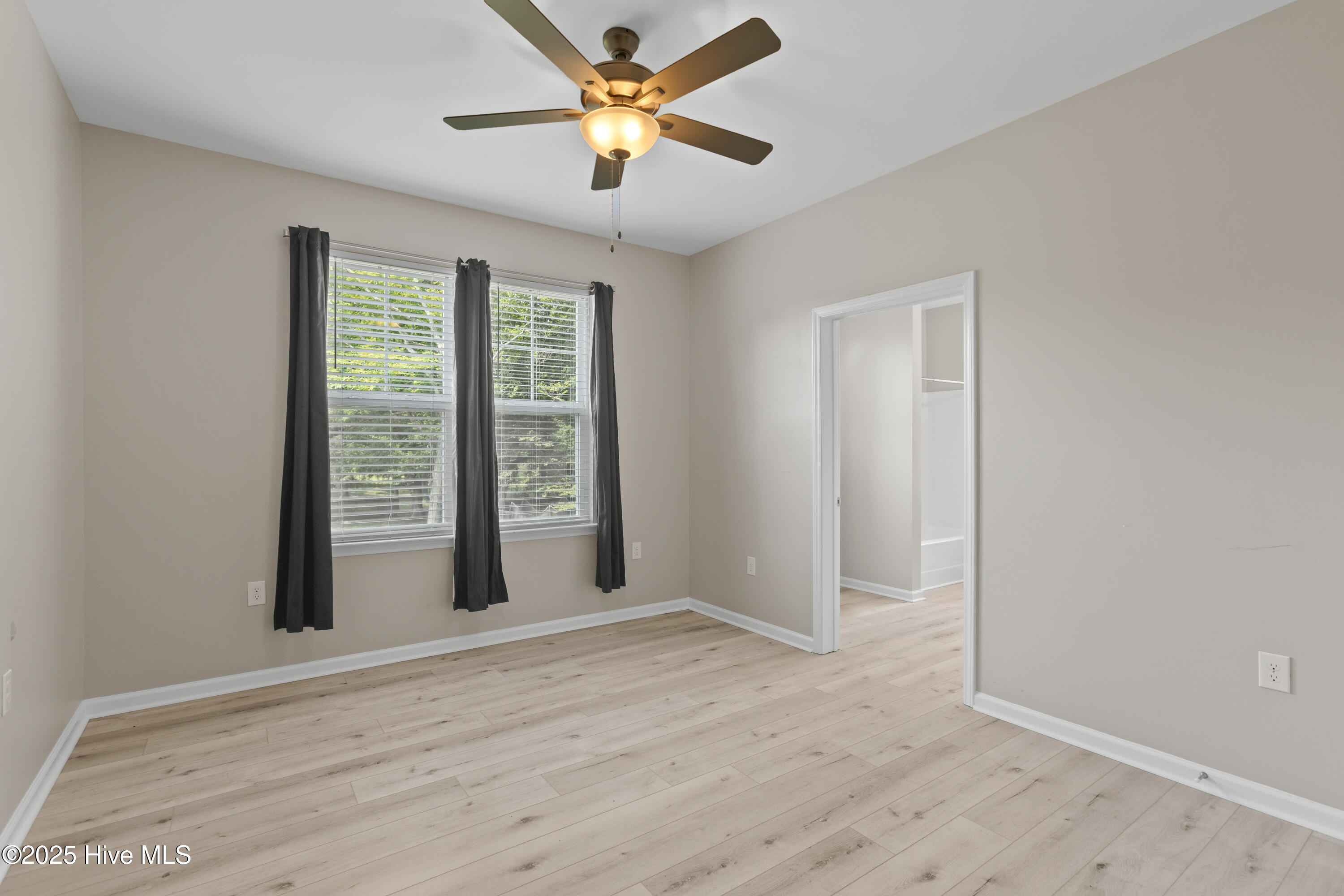 100516576 | Photo 15