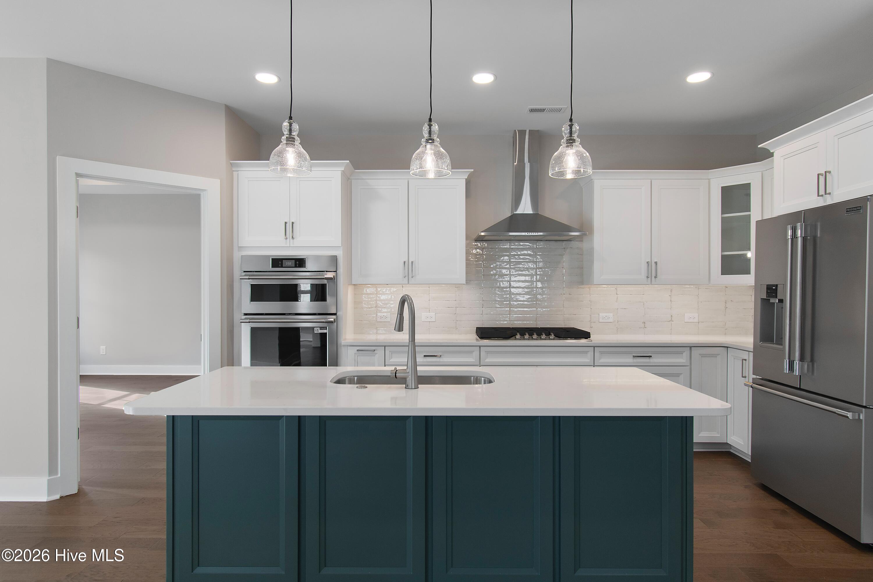 100533287 | Photo 26