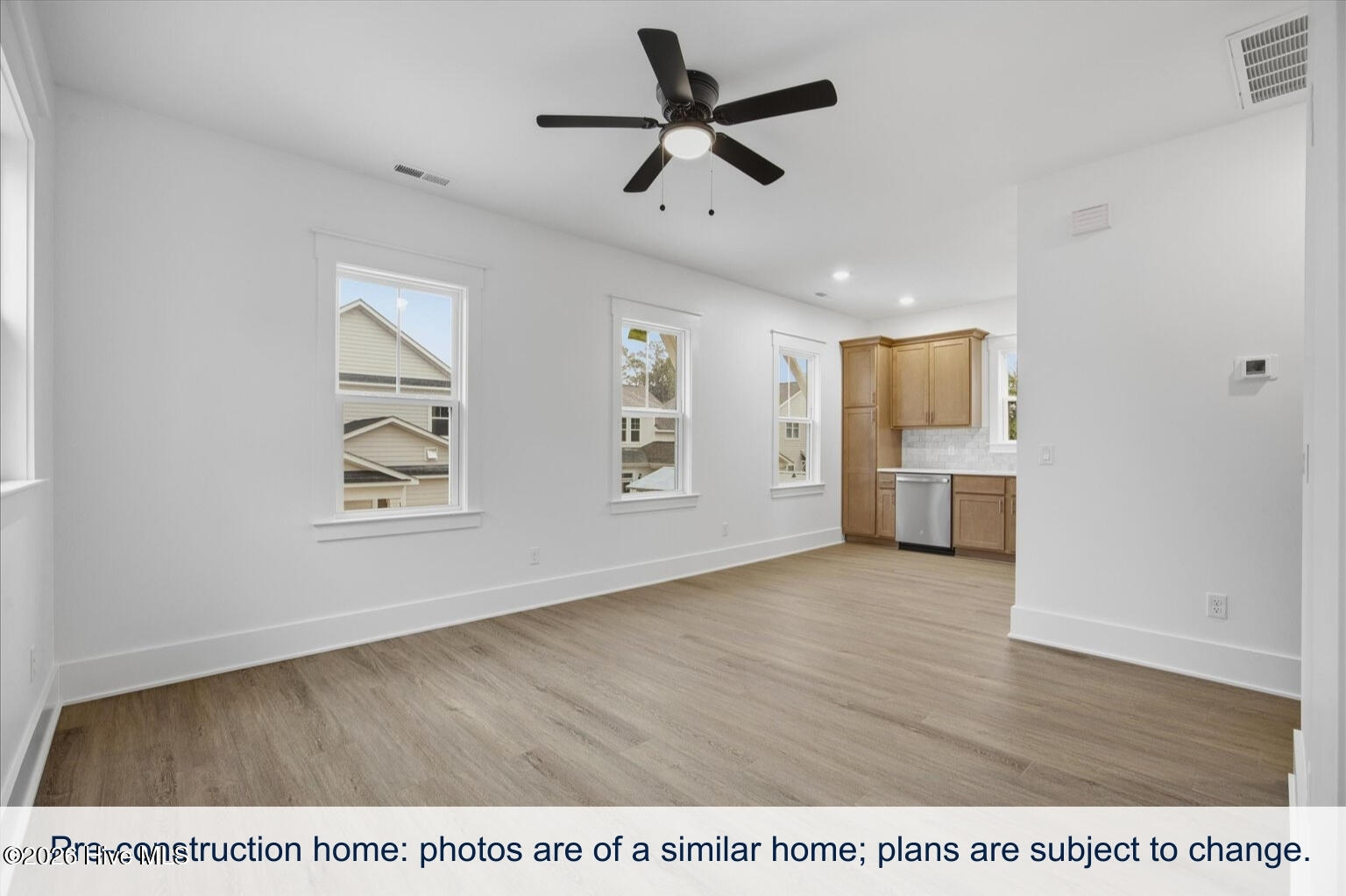 100567849 | Photo 47