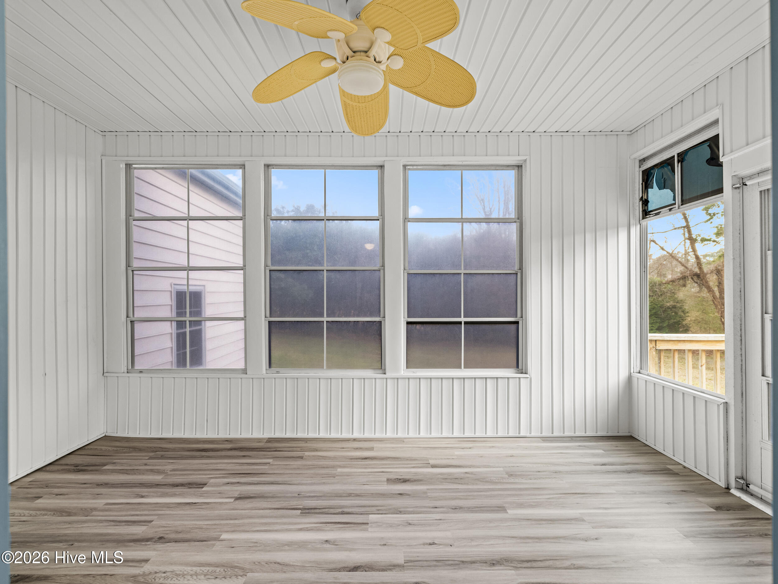 100555942 | Photo 56