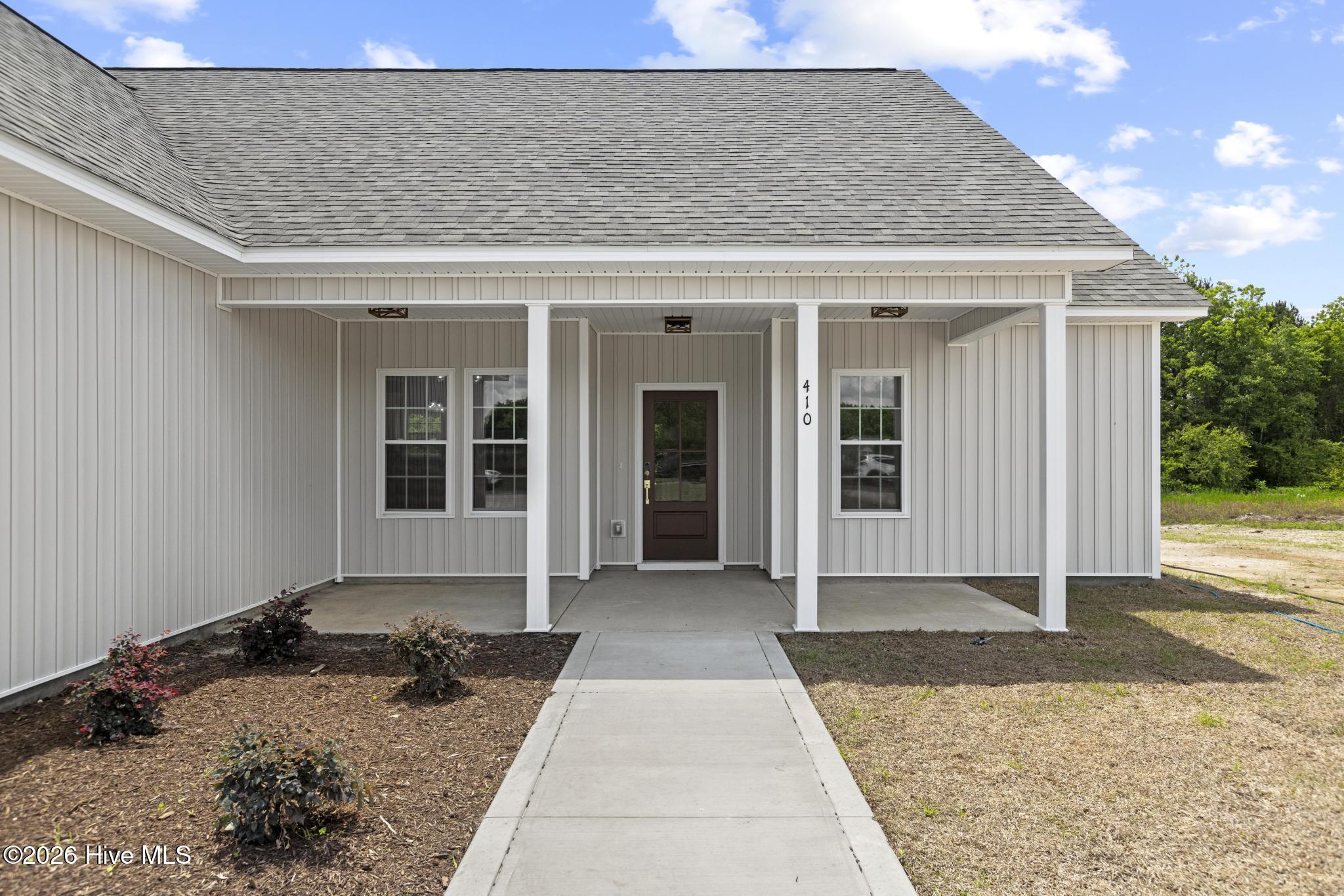 2nd image of 402 Wade Dr, Richlands, NC 28574 | MLS# 100570757