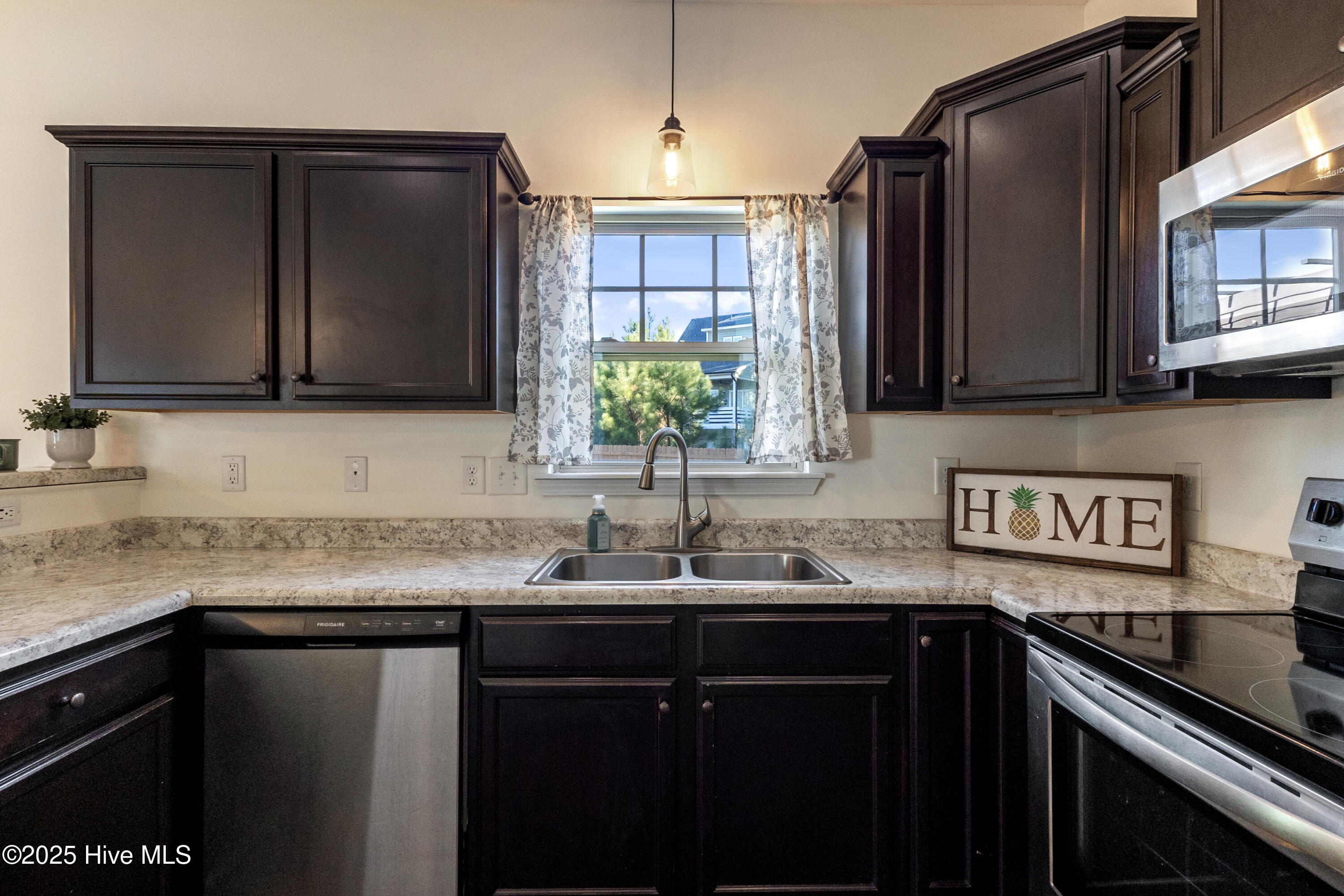 100543639 | Photo 16