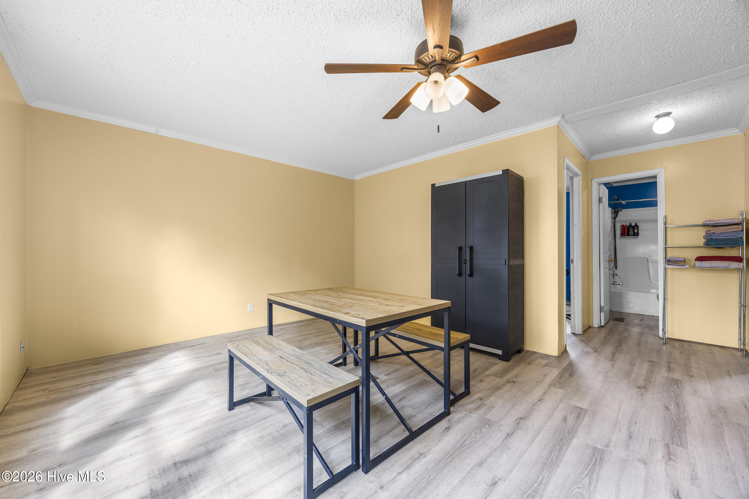 100560069 | Photo 22