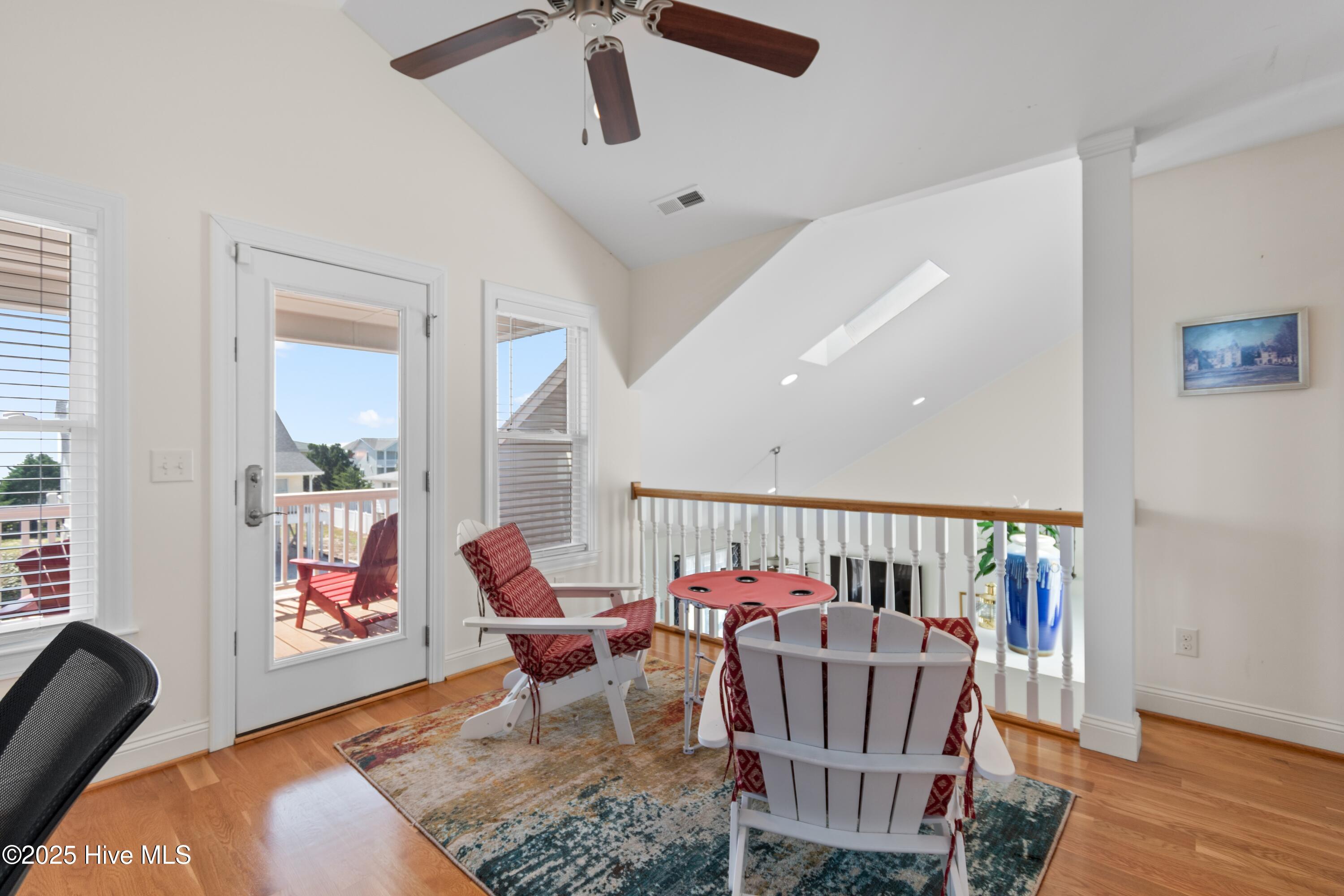 100534441 | Photo 36