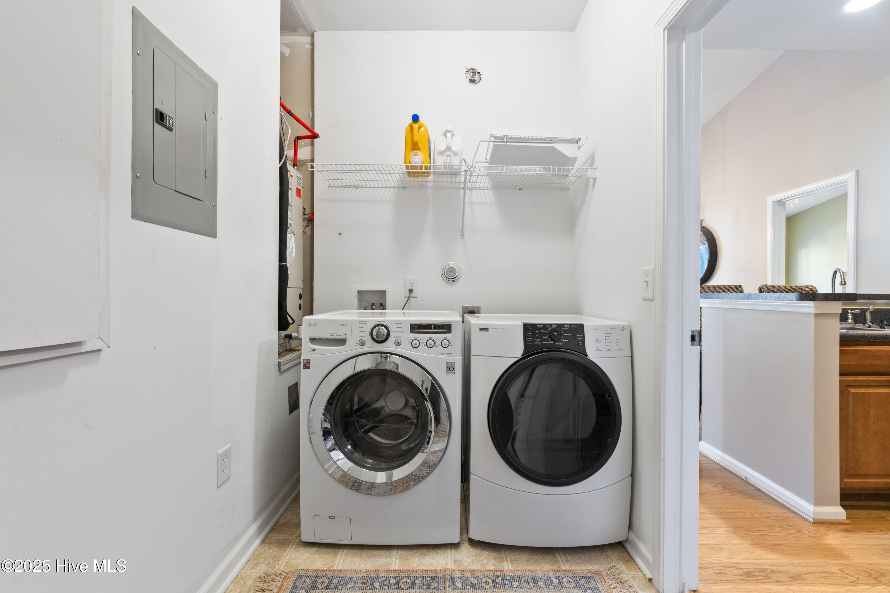 100541442 | Photo 14