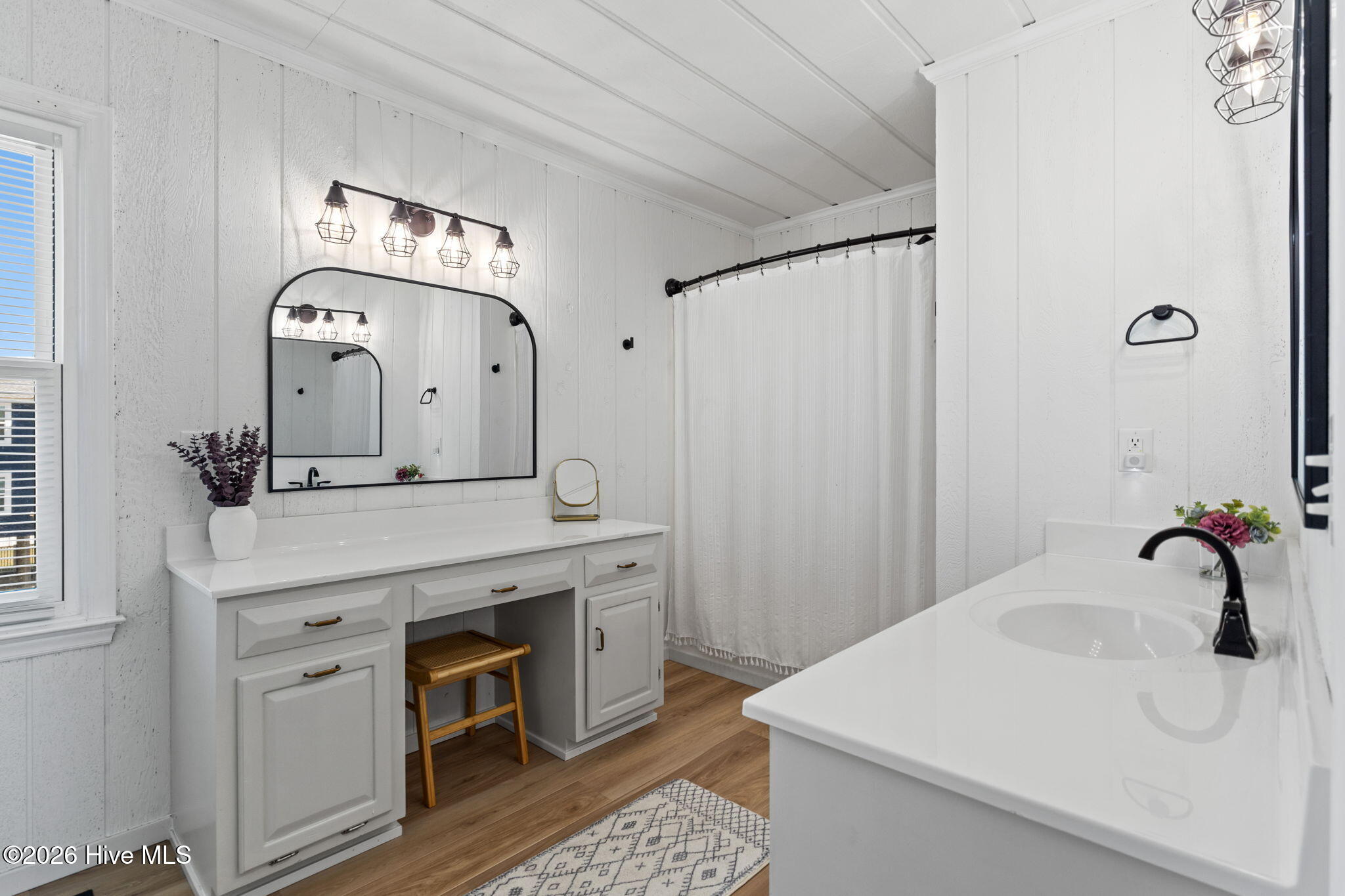 100567694 | Photo 31