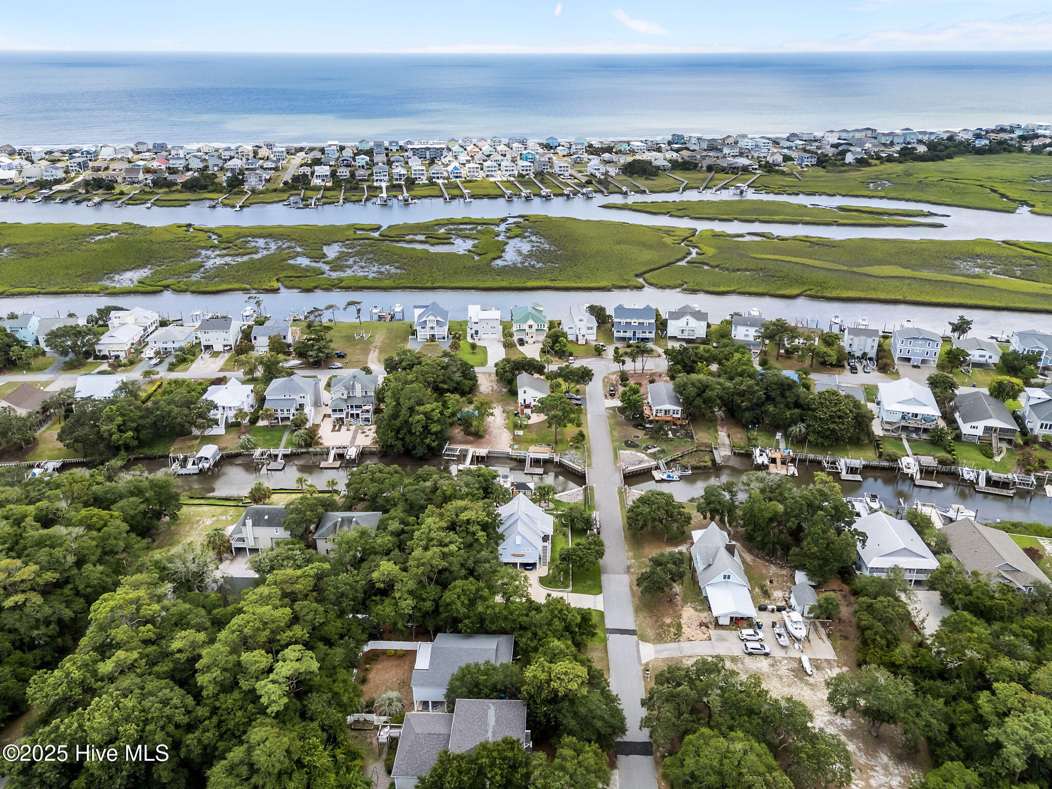 100521042 | Photo 56