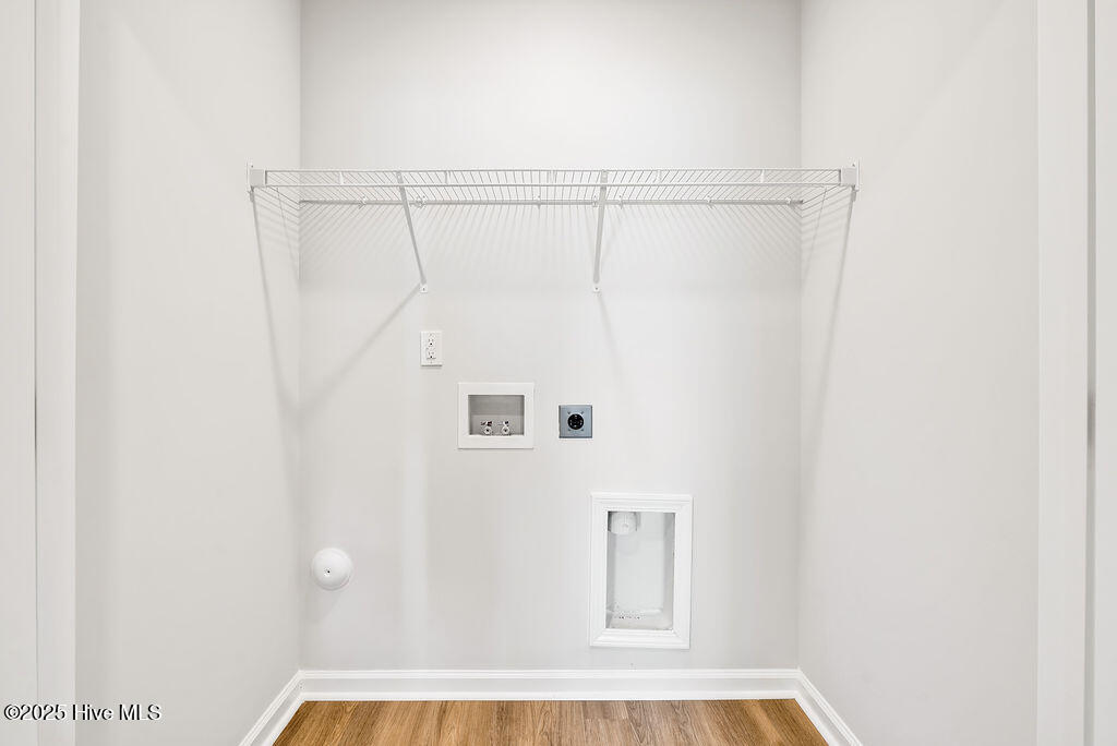 100568350 | Photo 23