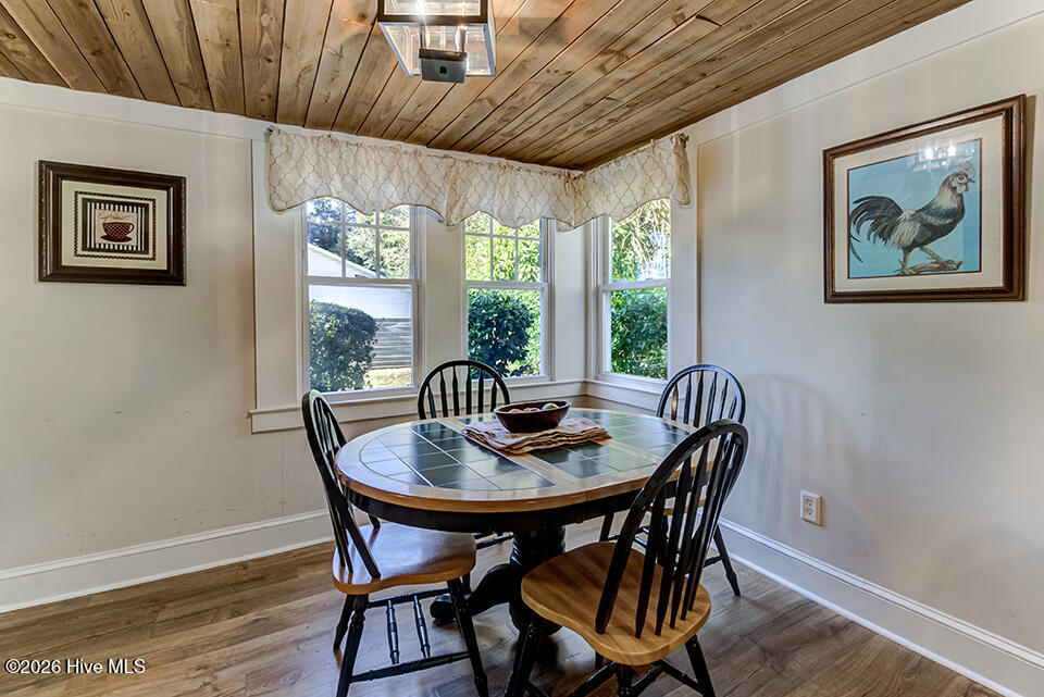 100550218 | Photo 13