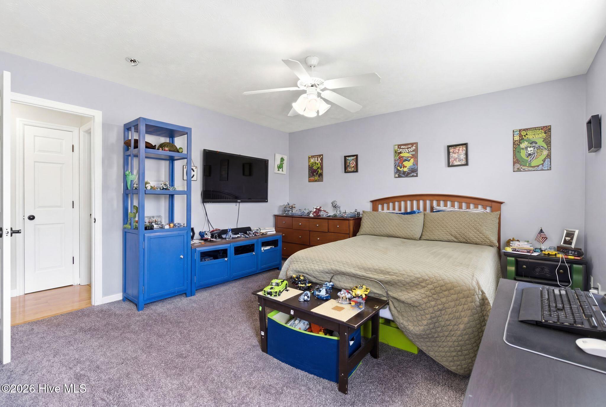 100561408 | Photo 43