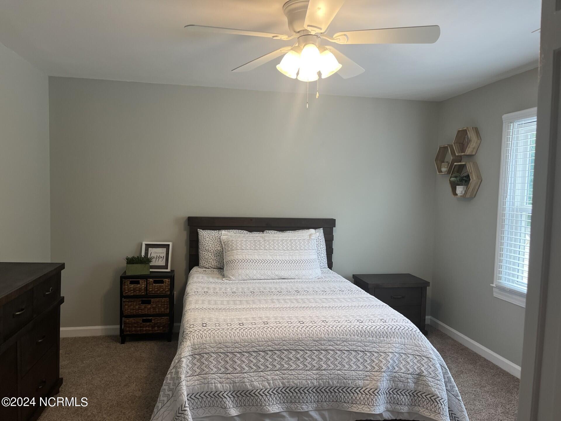 100570144 | Photo 28