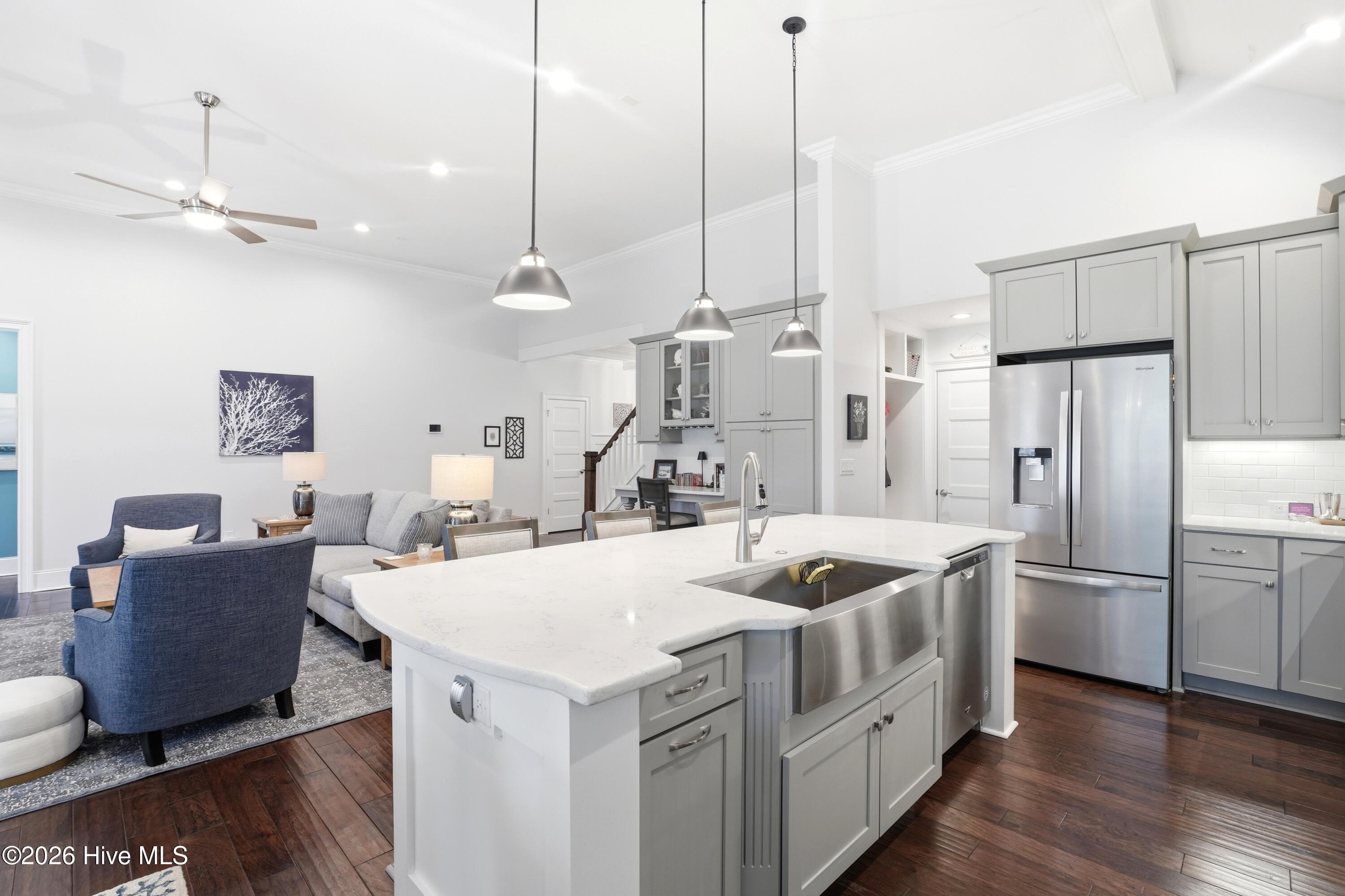 100561923 | Photo 25