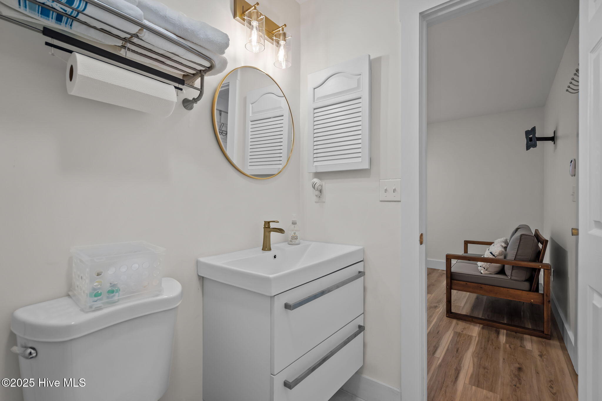 100543916 | Photo 37