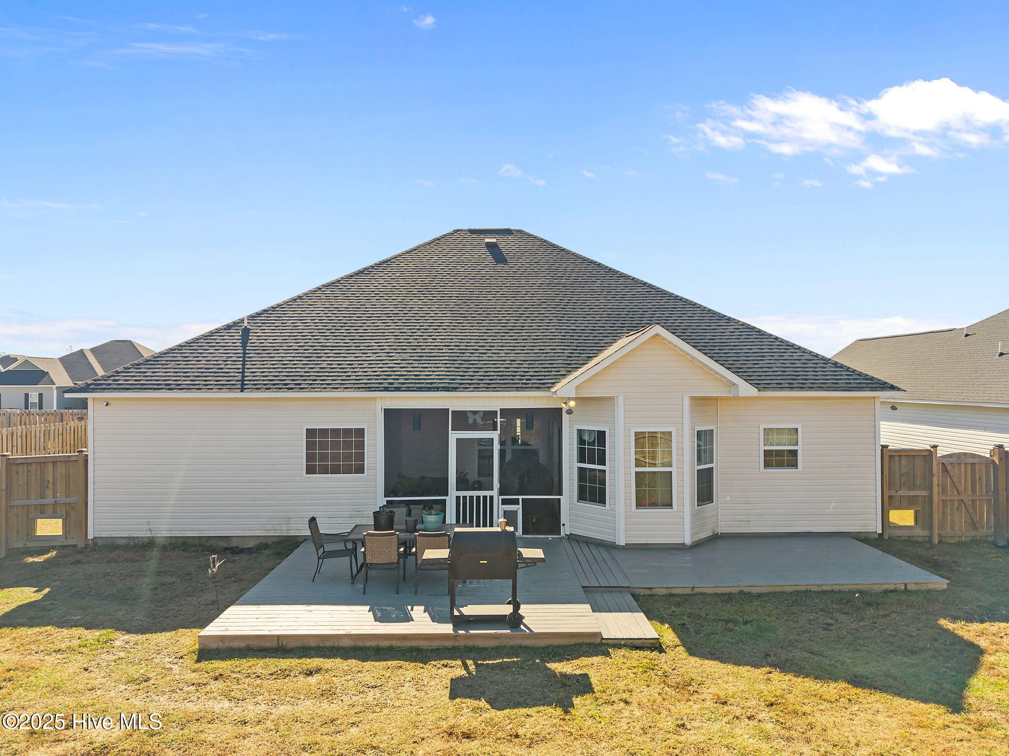 100539854 | Photo 29