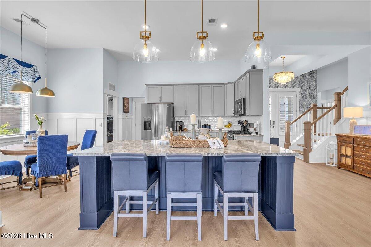 100569276 | Photo 11