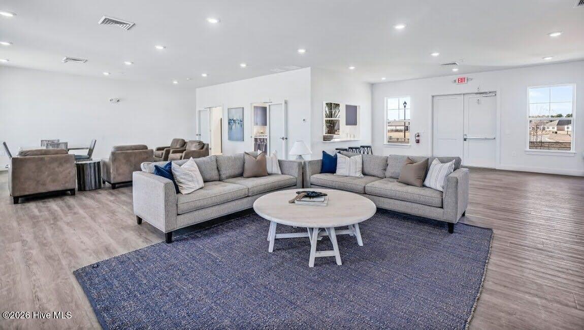 100552647 | Photo 36