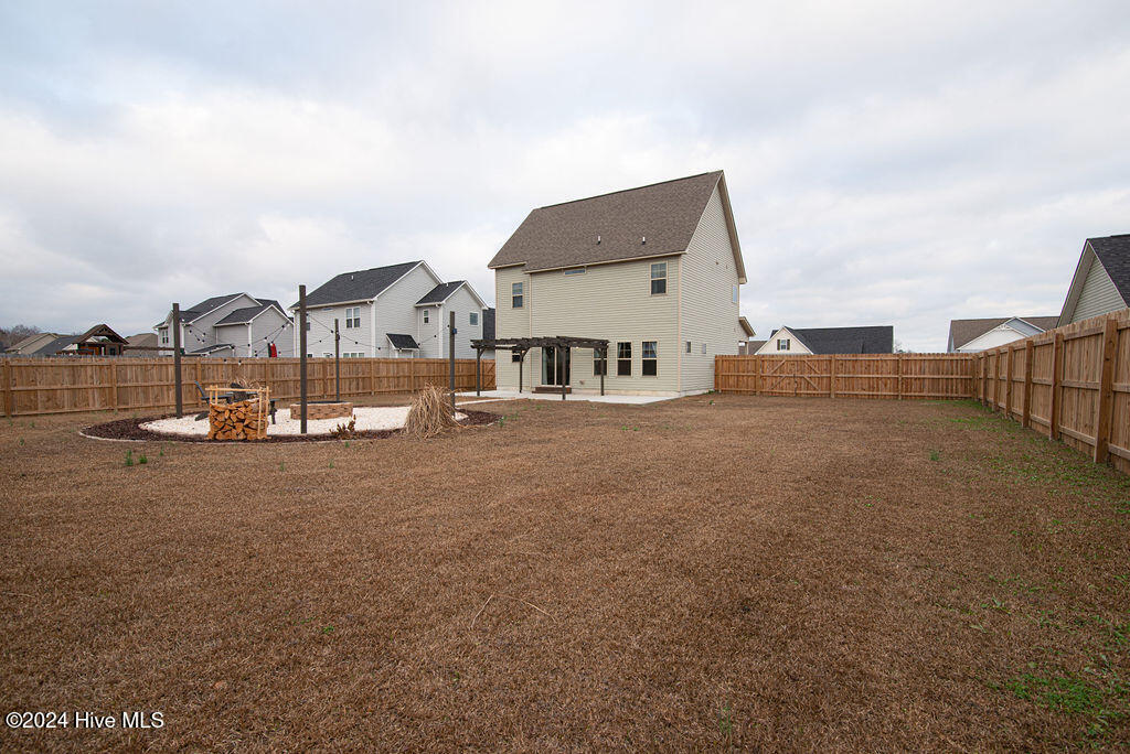 100565777 | Photo 32