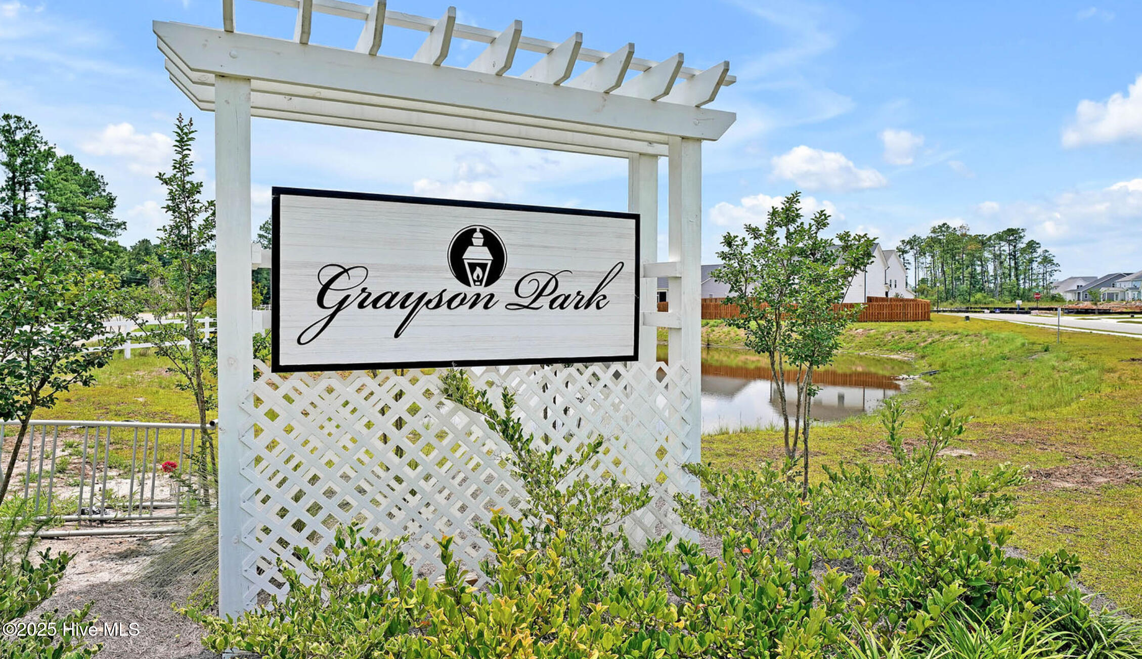 100547163 | Photo 44