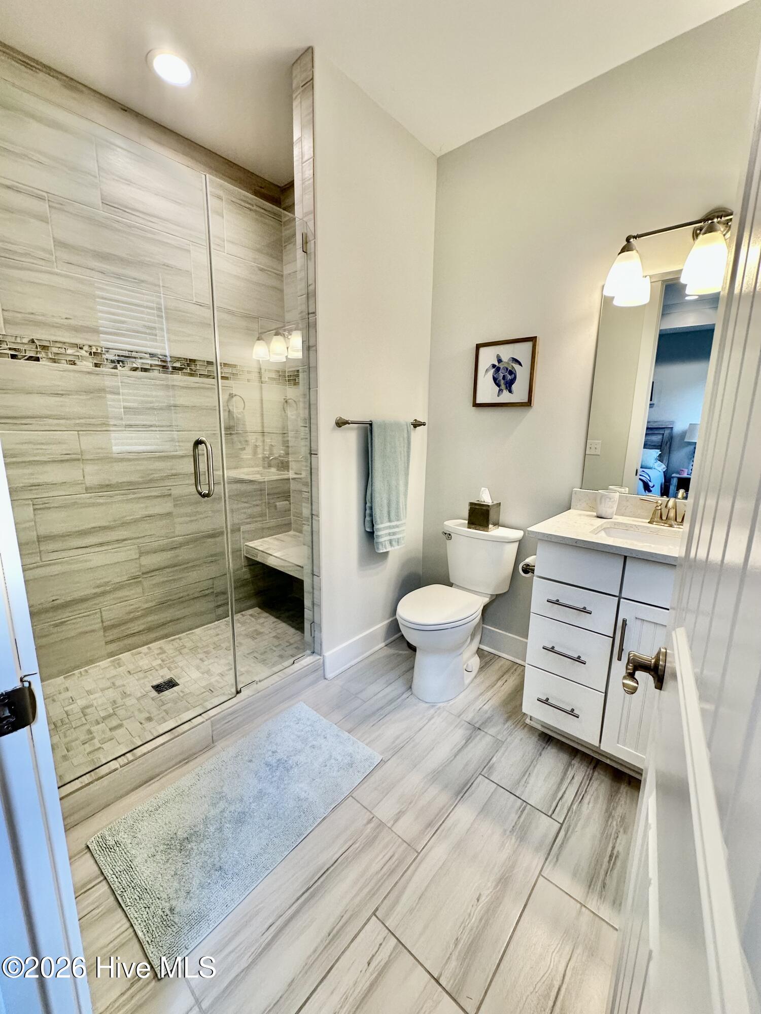 100566404 | Photo 12