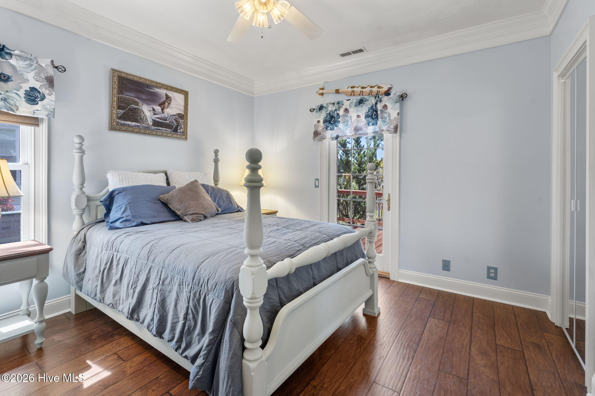 100563951 | Photo 36